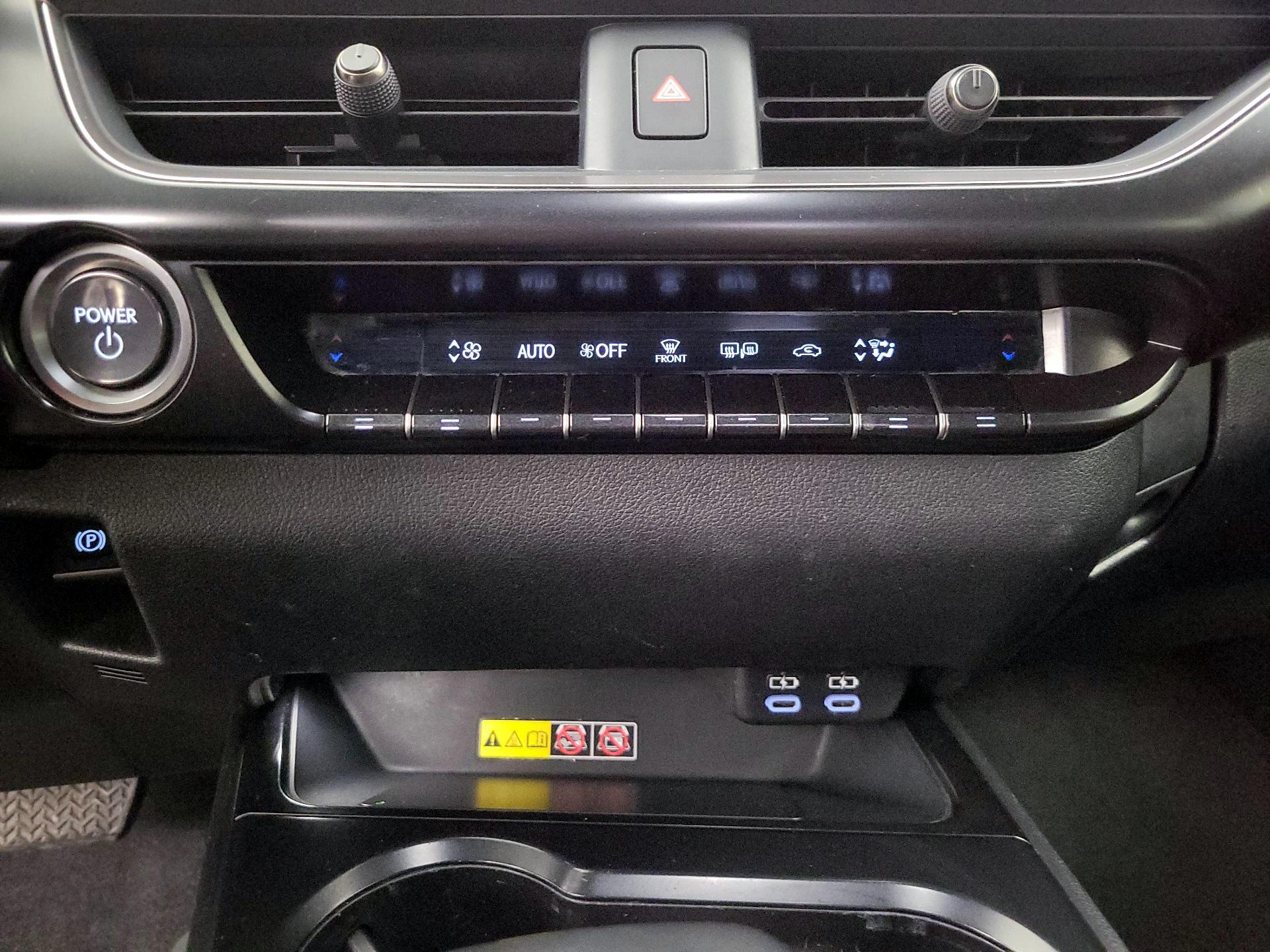 Thumbnail: 2023 Lexus UX - 16