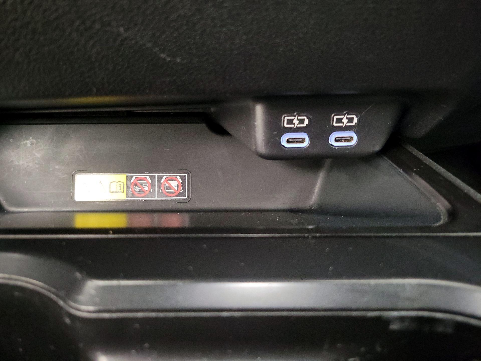 Thumbnail: 2023 Lexus UX - 18