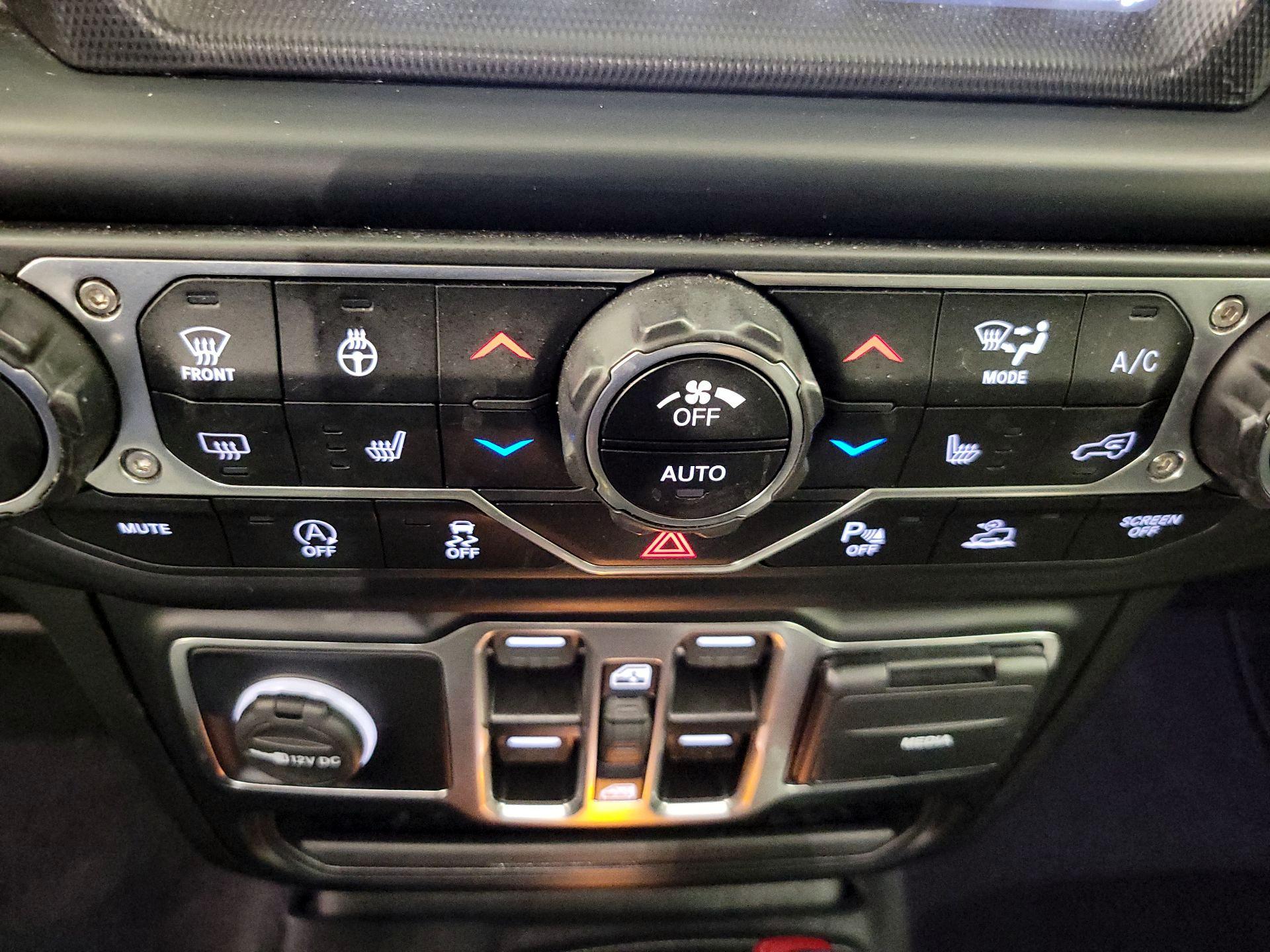 Thumbnail: 2022 Jeep Gladiator - 17