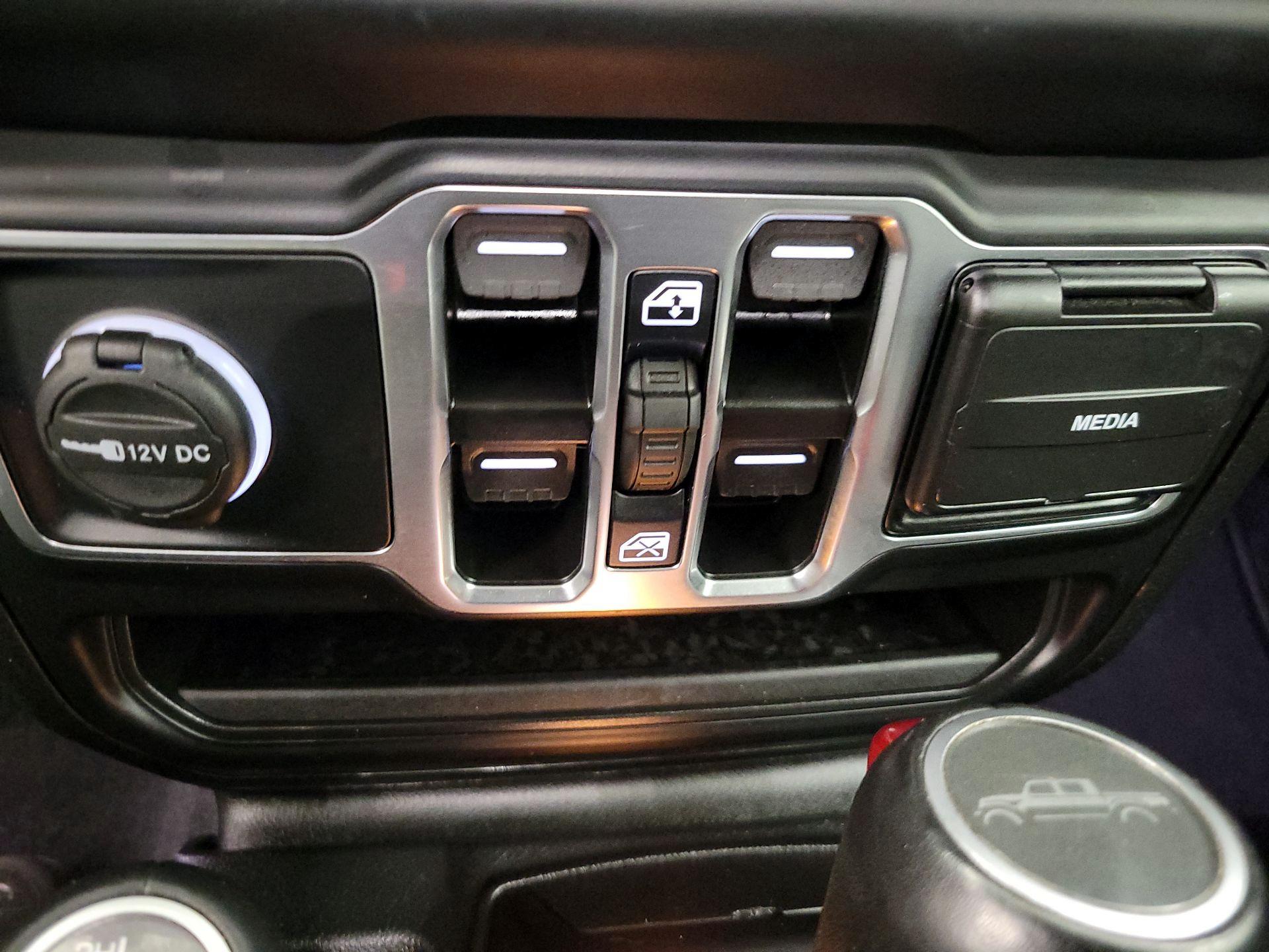 Thumbnail: 2022 Jeep Gladiator - 19