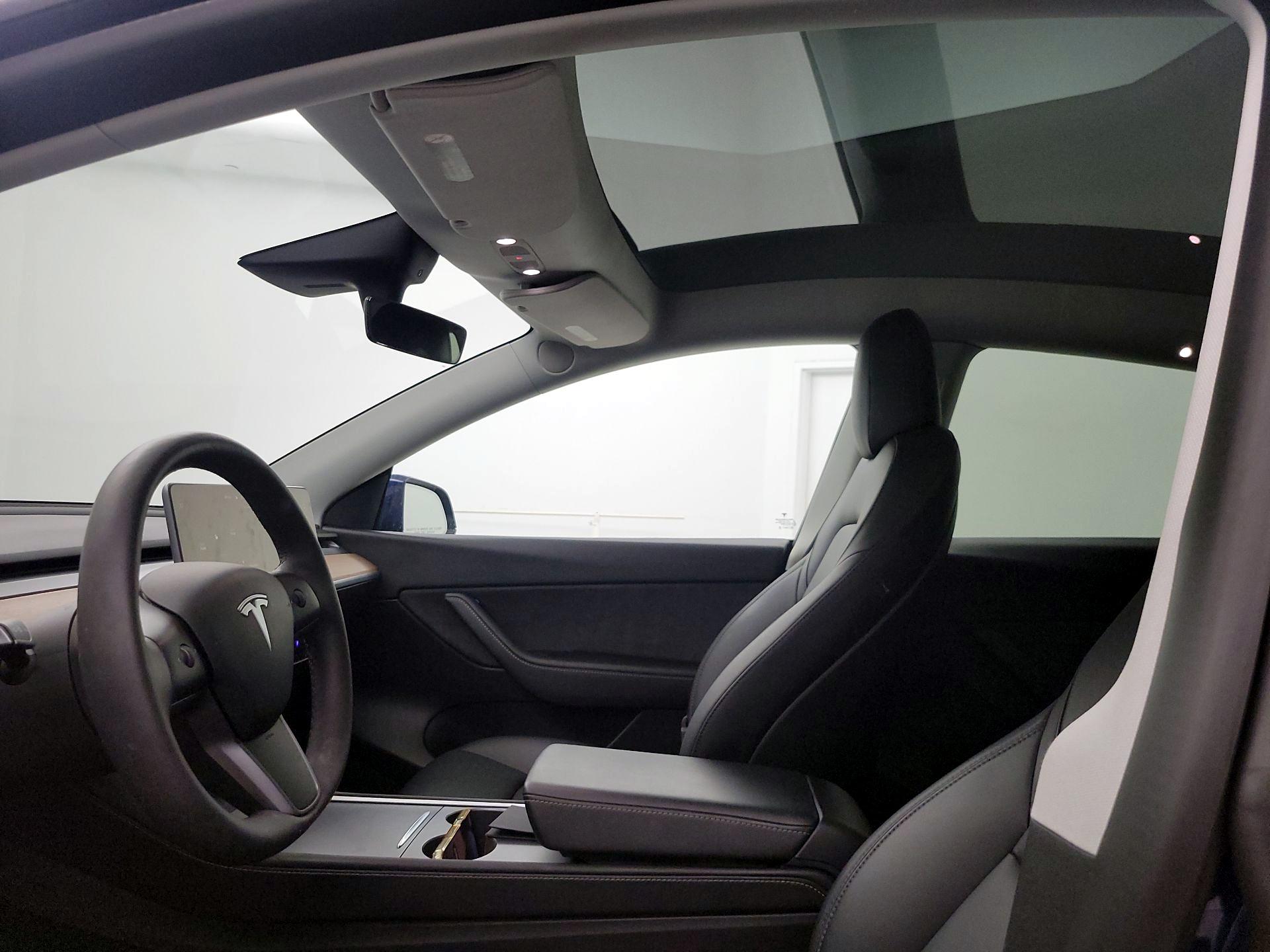 Thumbnail: 2022 Tesla Model Y - 18