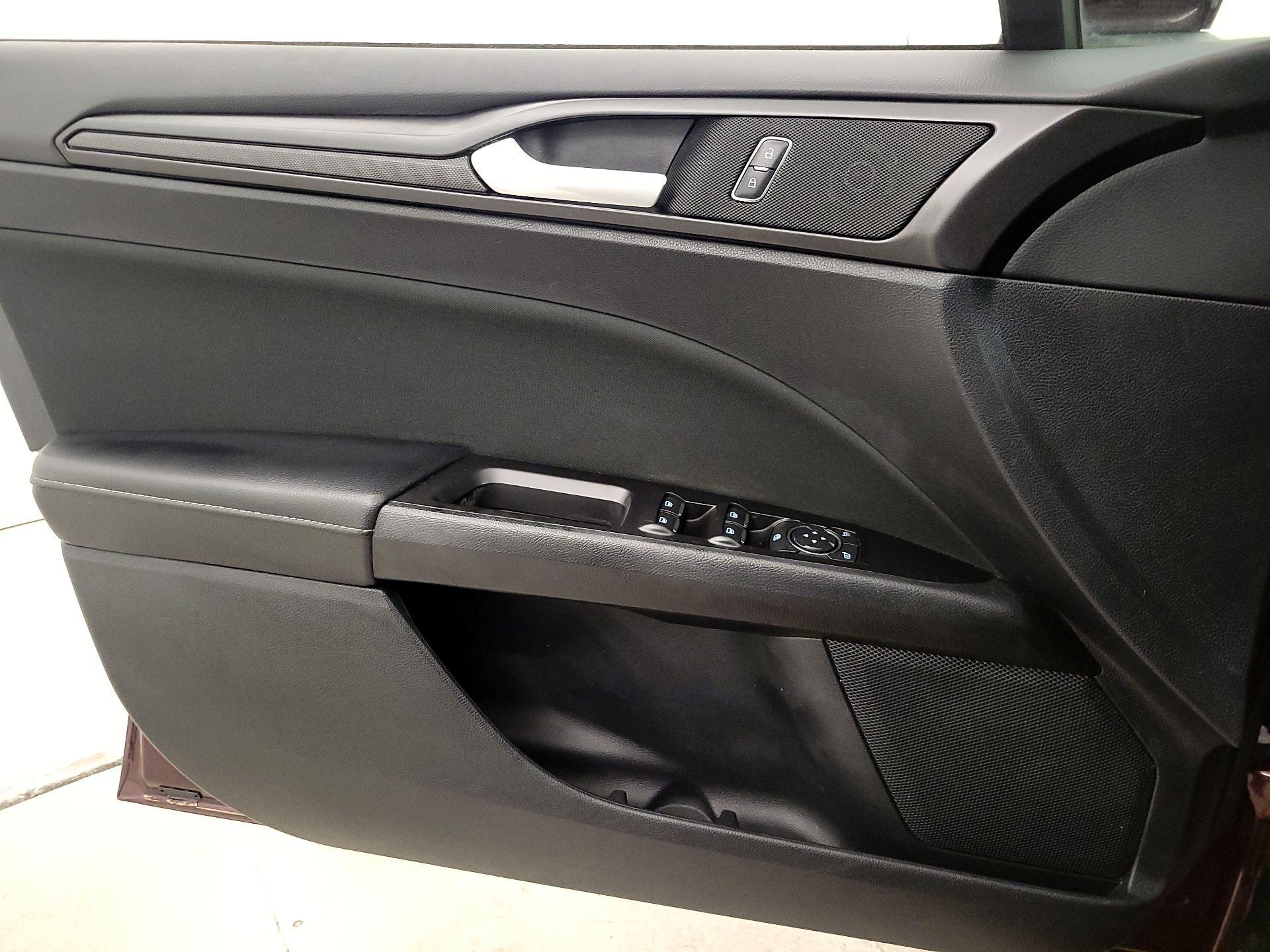 Thumbnail: 2018 Ford Fusion - 12