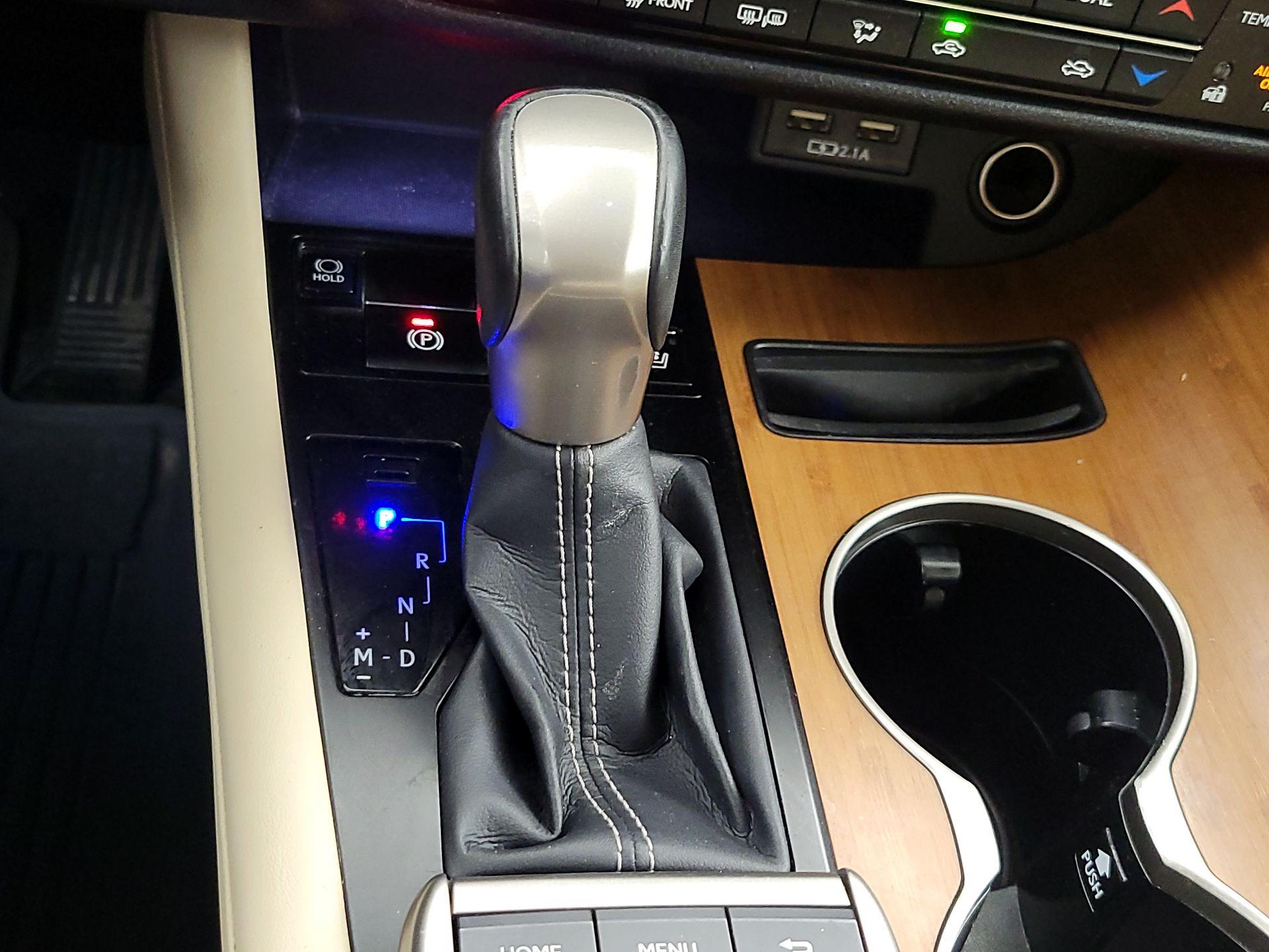 Thumbnail: 2022 Lexus RX - 17