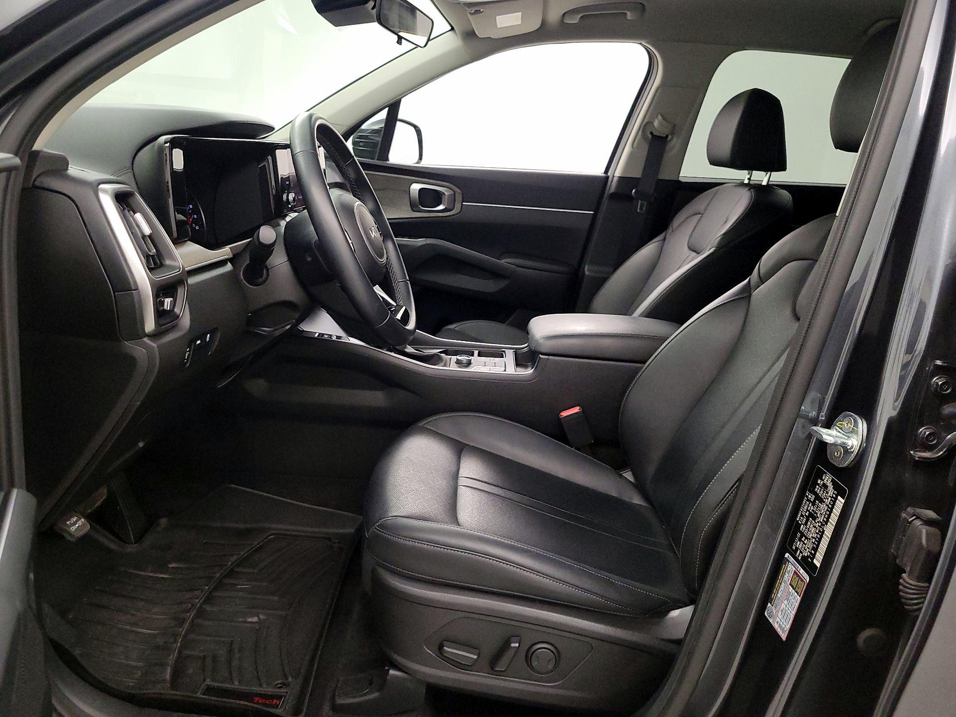 Thumbnail: 2022 Kia Sorento - 11