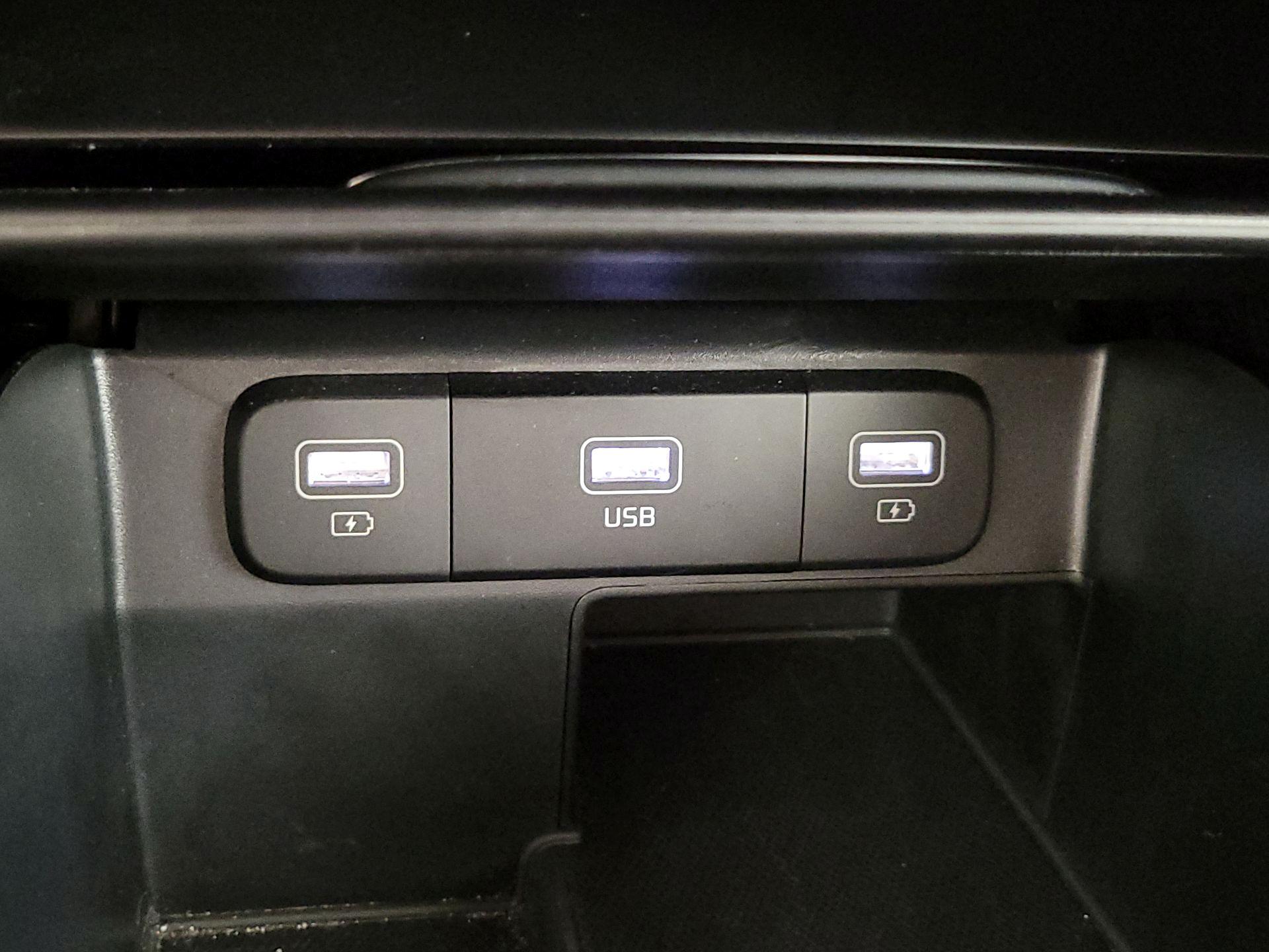 Thumbnail: 2022 Kia Sorento - 19