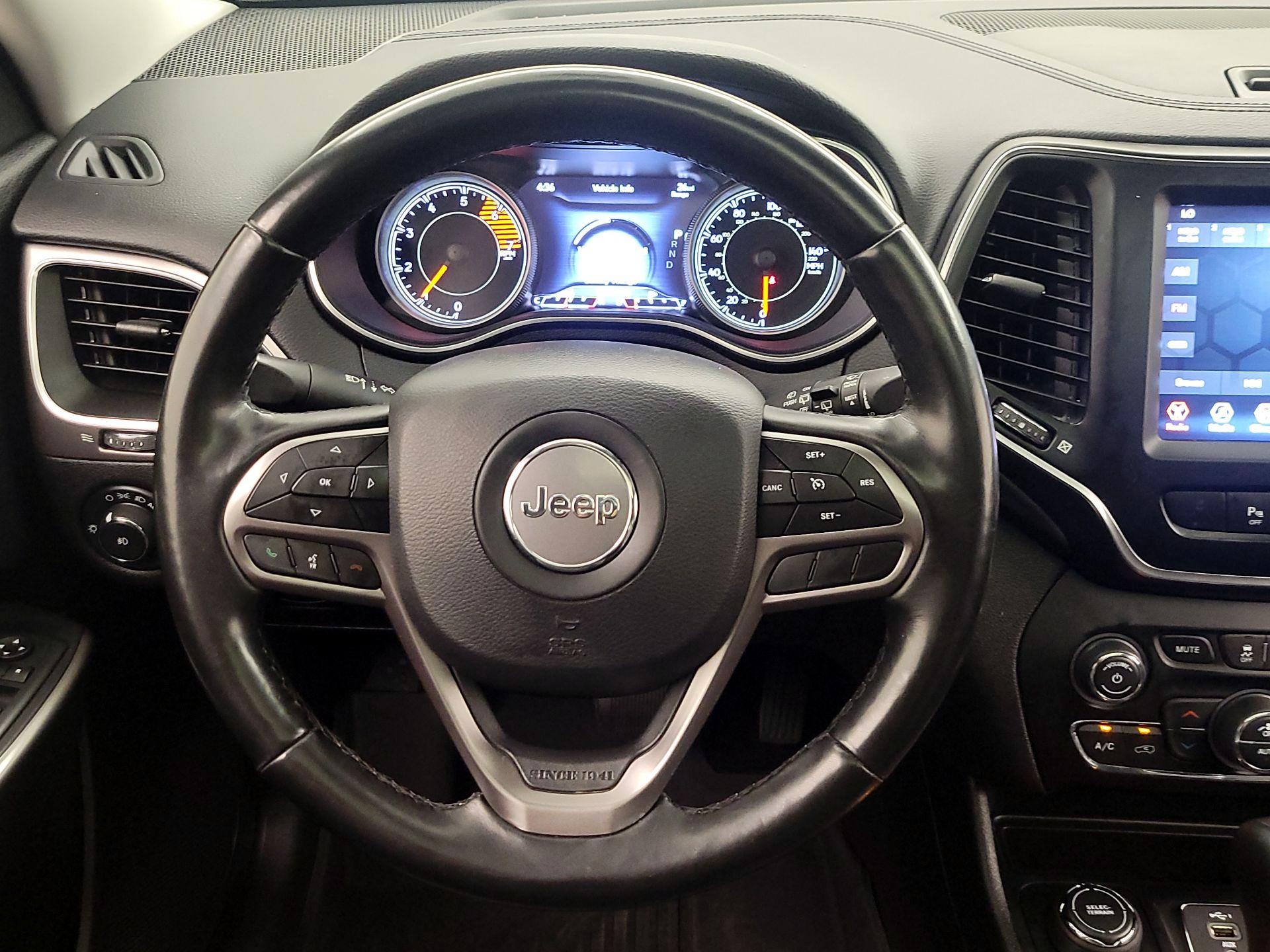 Thumbnail: 2021 Jeep Cherokee - 10