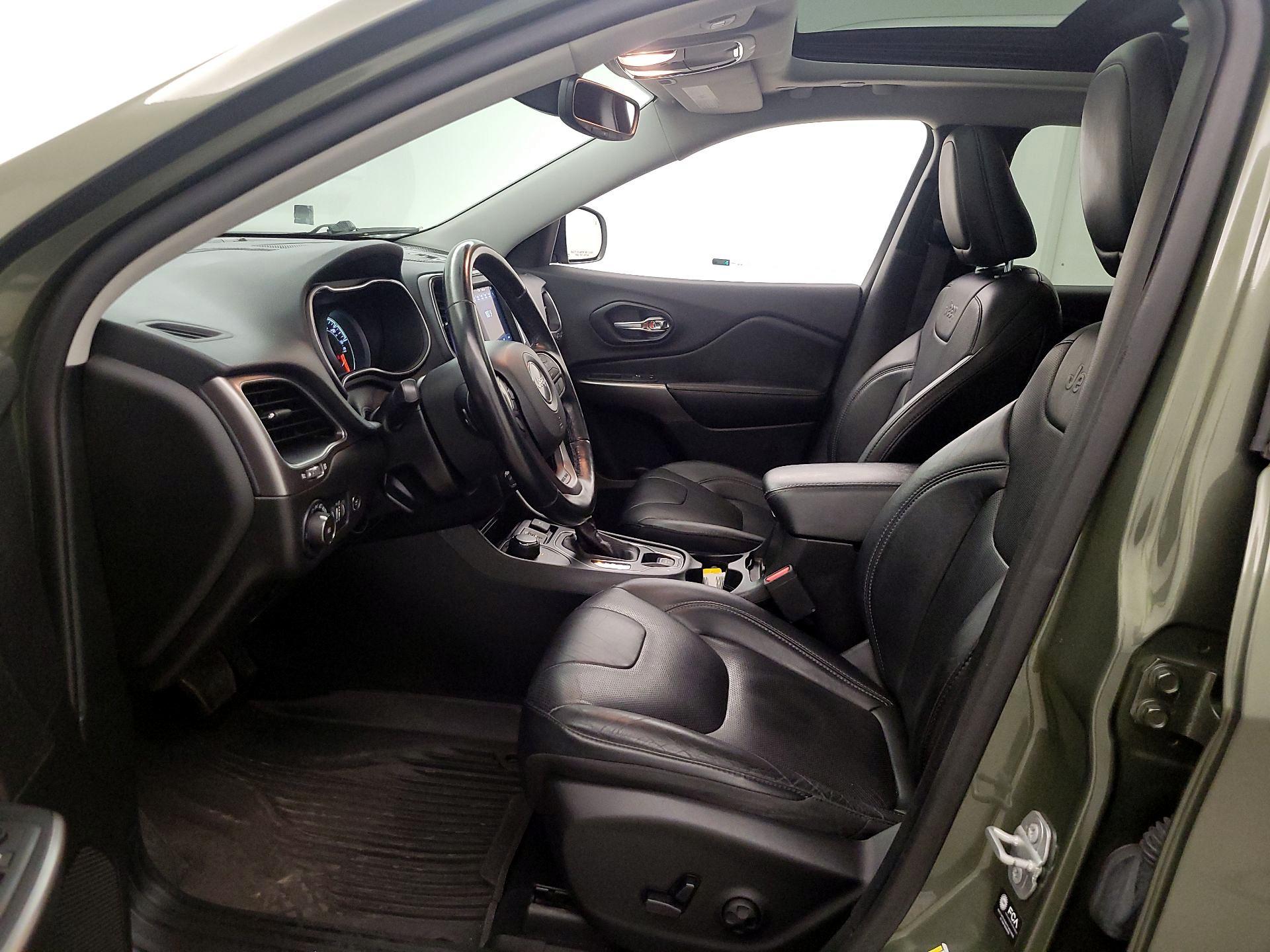 Thumbnail: 2021 Jeep Cherokee - 11