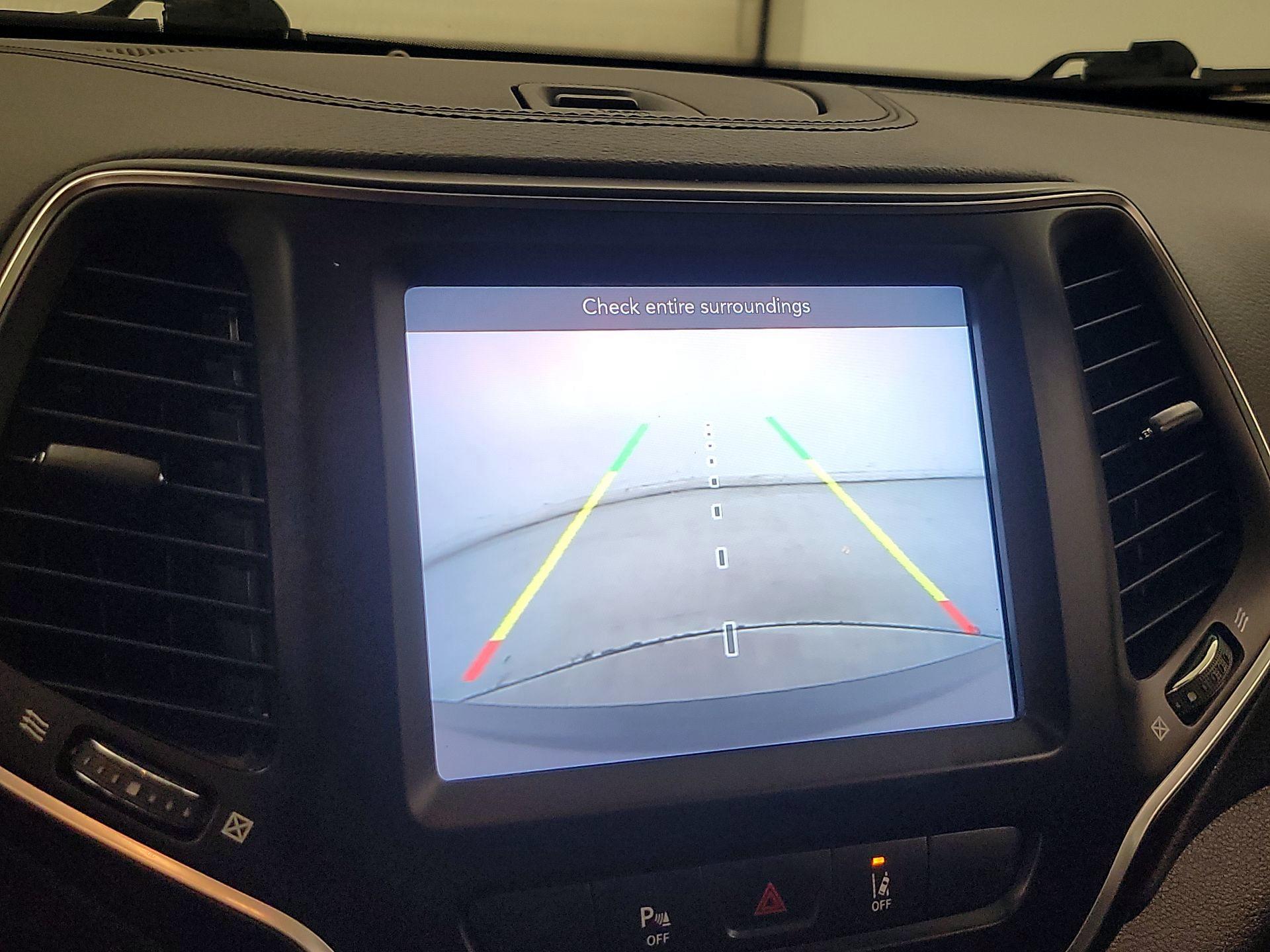 Thumbnail: 2021 Jeep Cherokee - 14