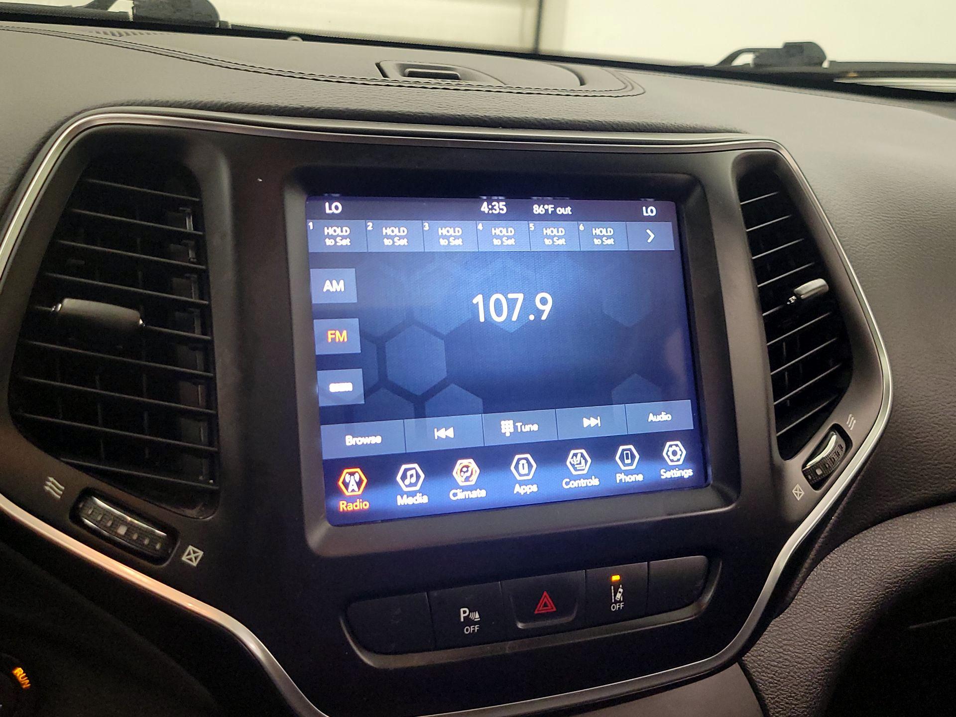 Thumbnail: 2021 Jeep Cherokee - 15