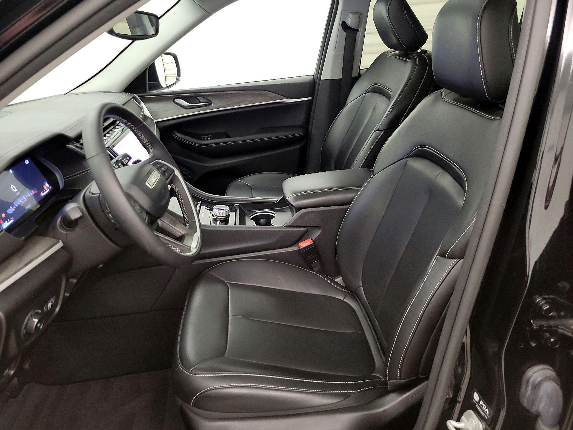 Thumbnail: 2023 Jeep Grand Cherokee - 11