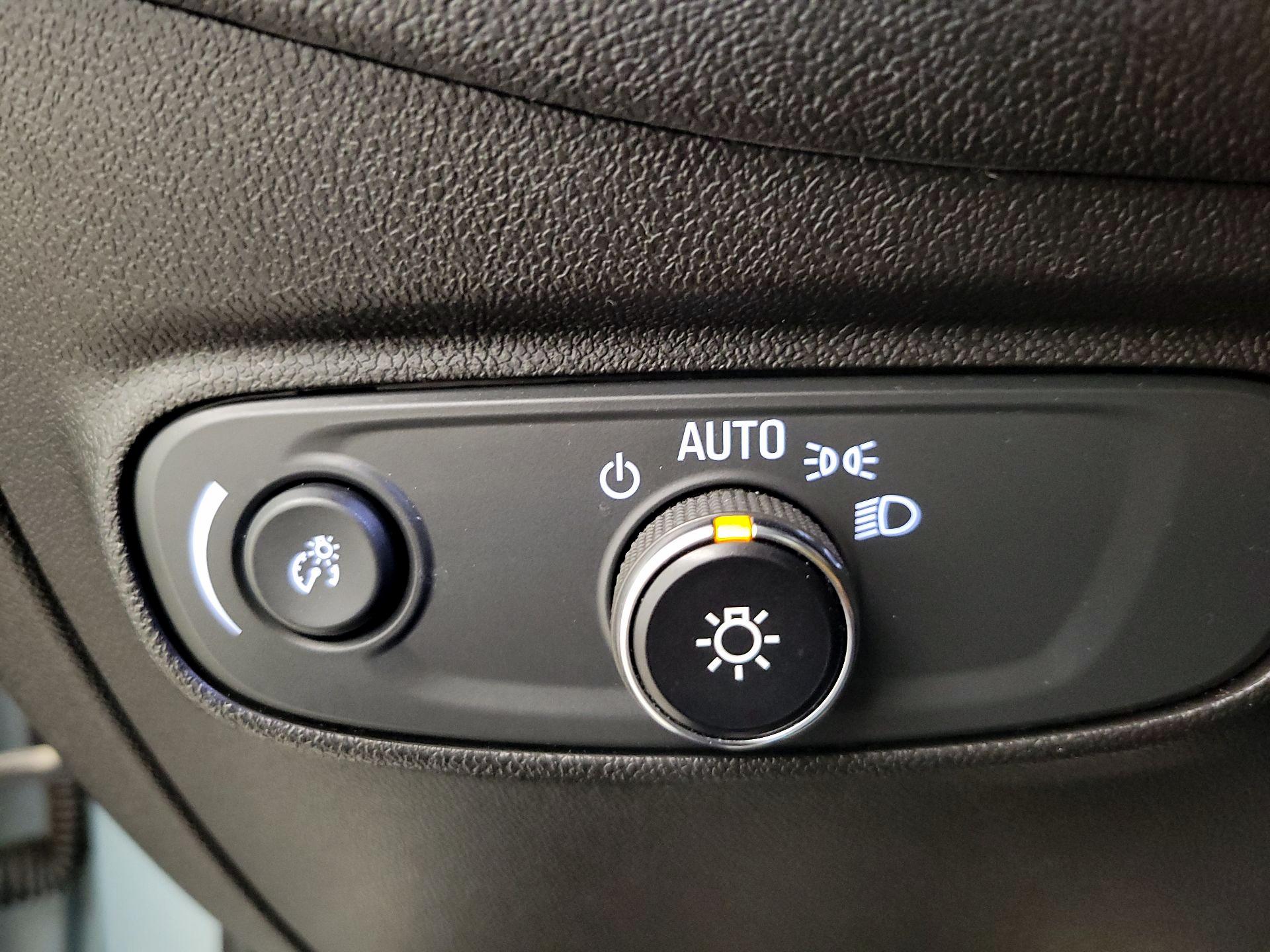 Thumbnail: 2022 Chevrolet Equinox - 13