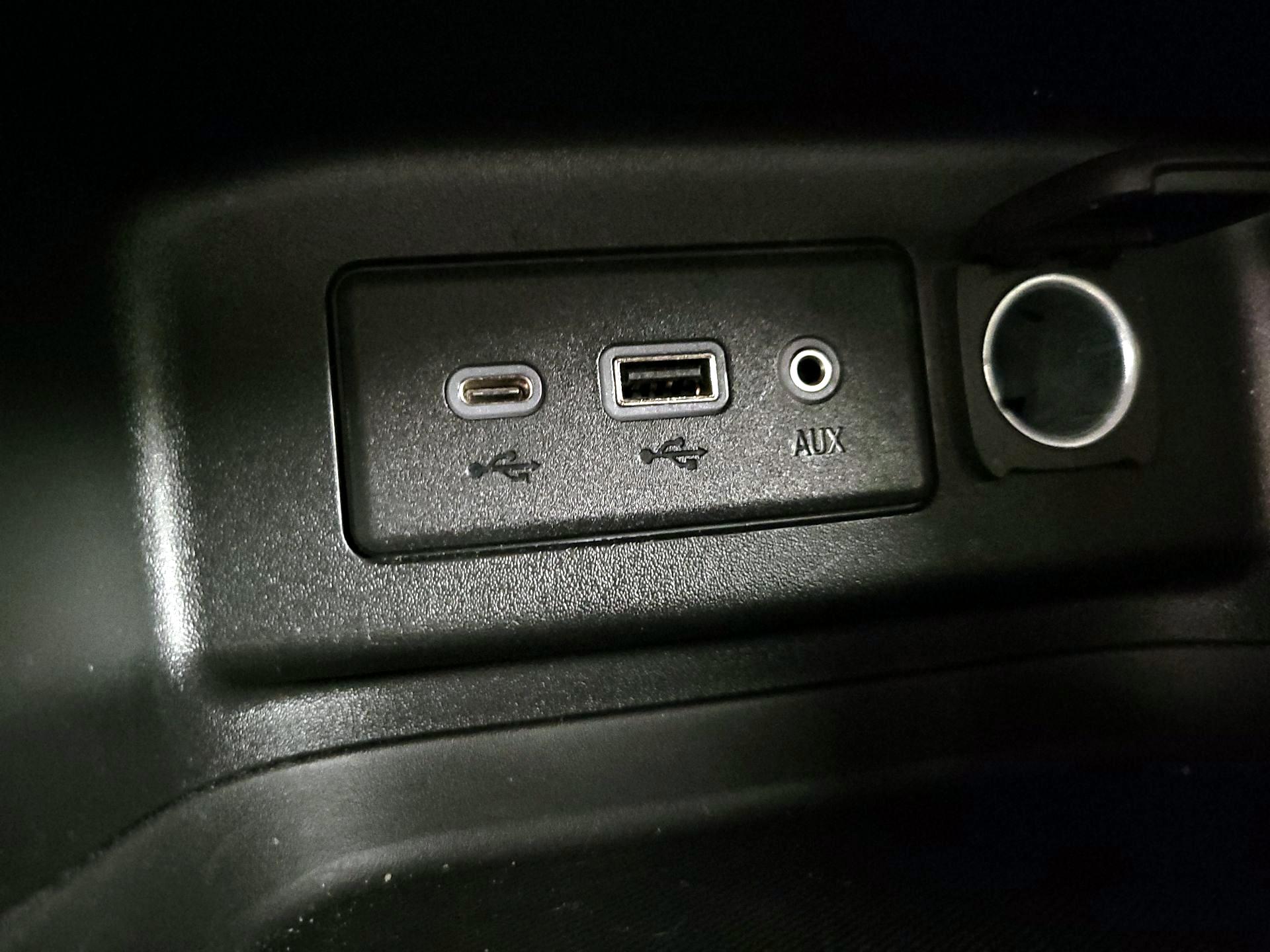 Thumbnail: 2022 Chevrolet Equinox - 18