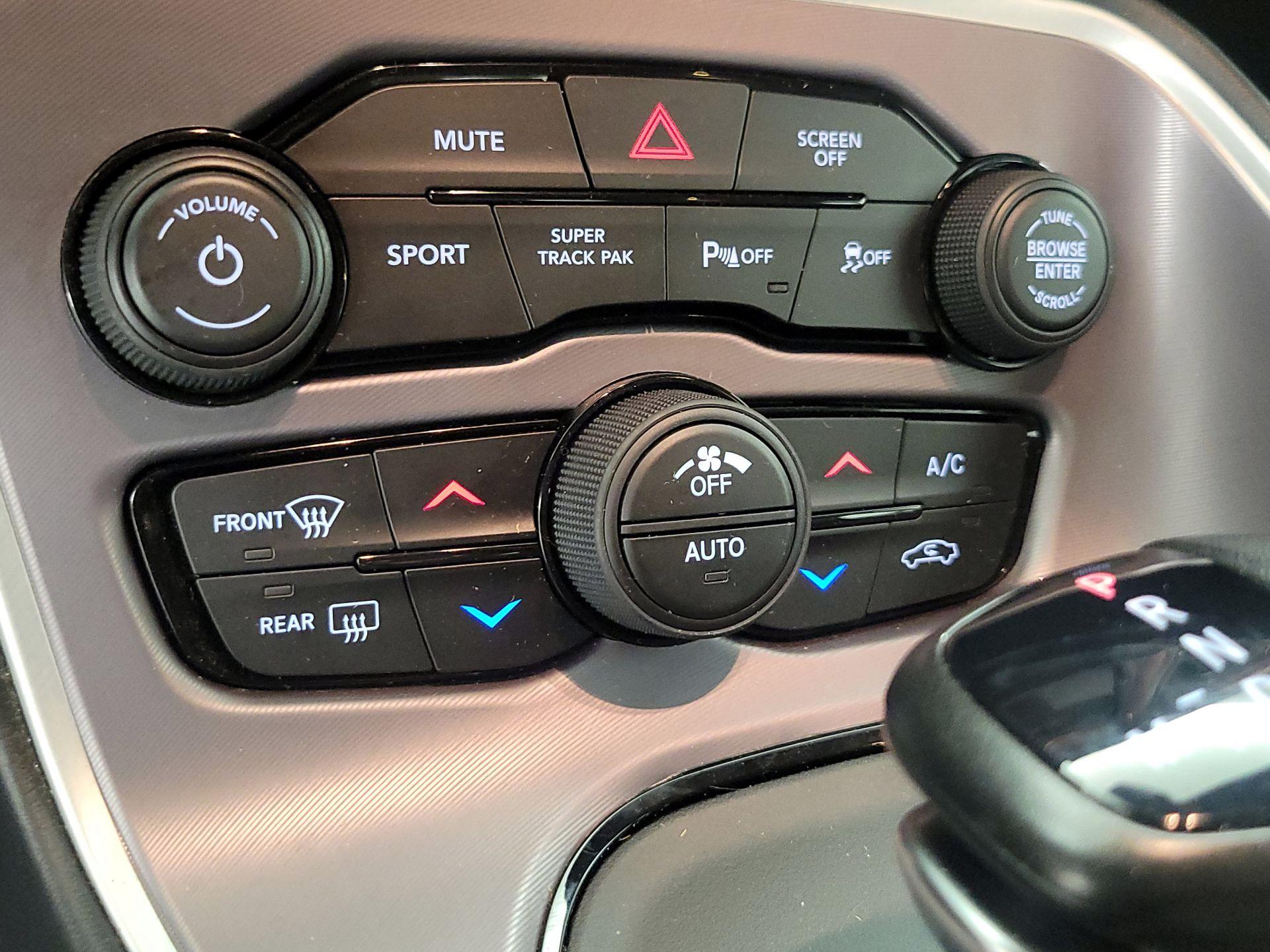 Thumbnail: 2022 Dodge Challenger - 16