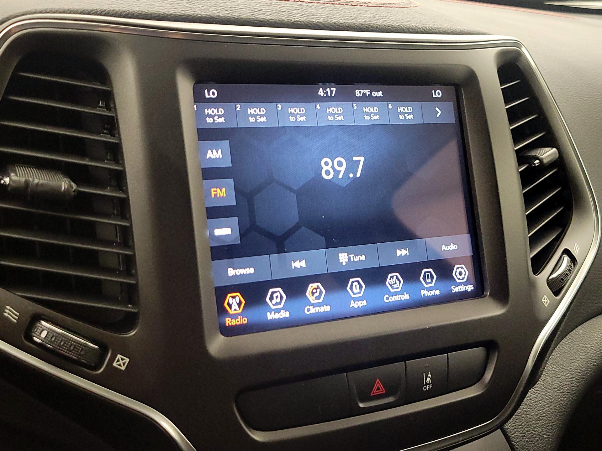 Thumbnail: 2022 Jeep Cherokee - 15