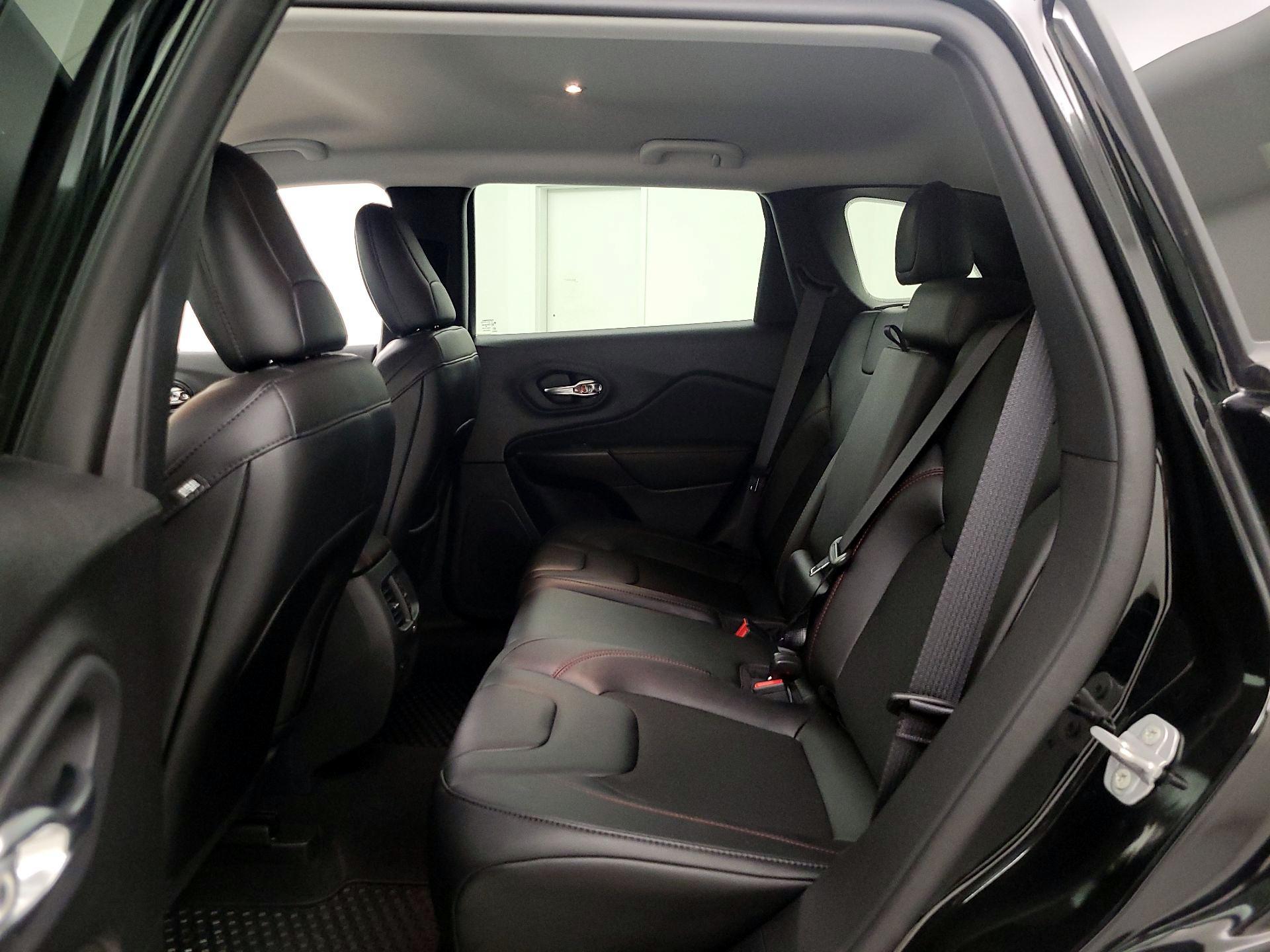 Thumbnail: 2022 Jeep Cherokee - 19