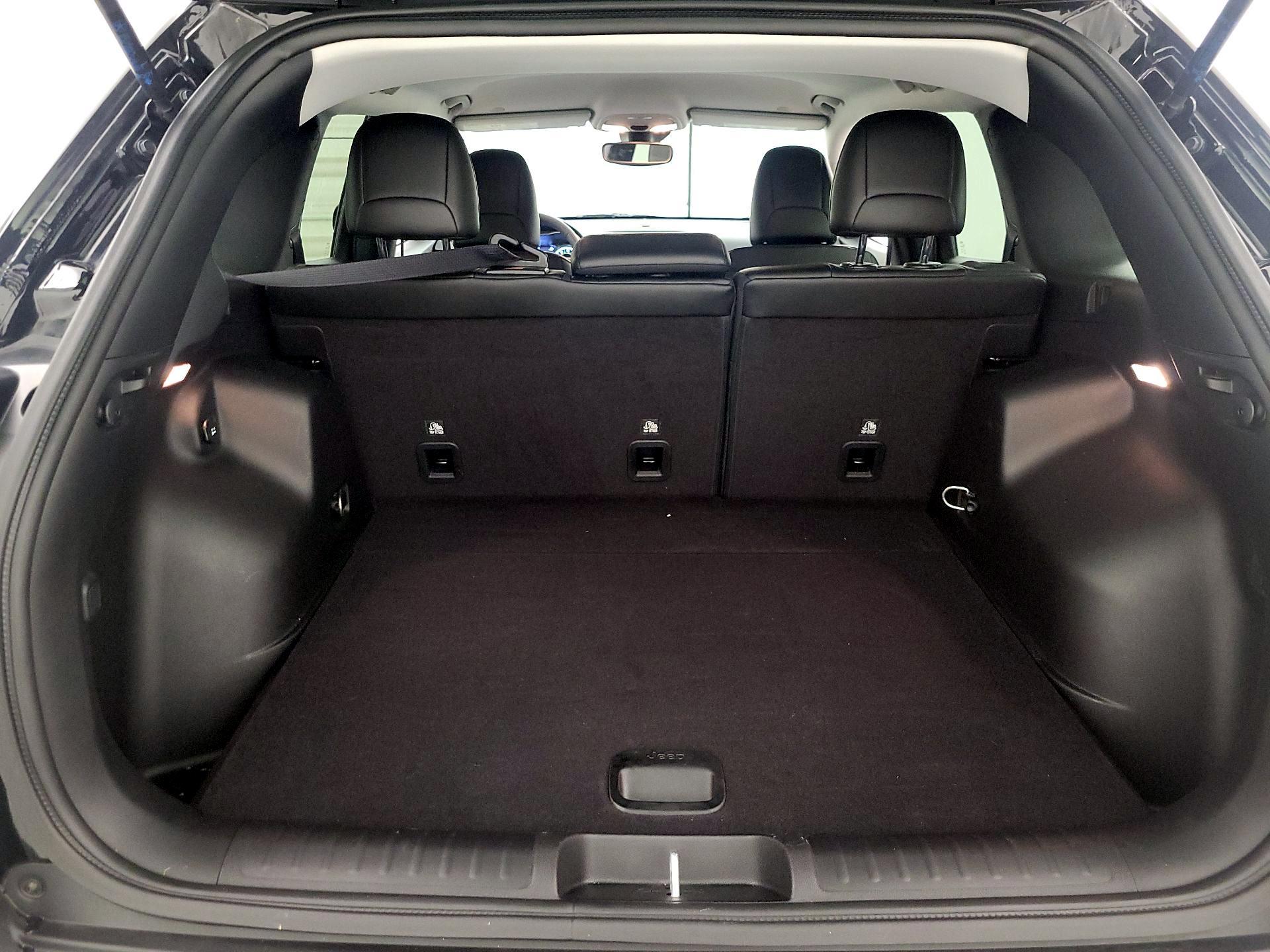 Thumbnail: 2022 Jeep Cherokee - 20