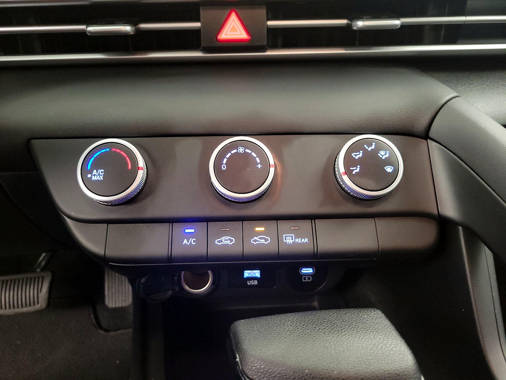 Thumbnail: 2024 Hyundai Elantra - 16