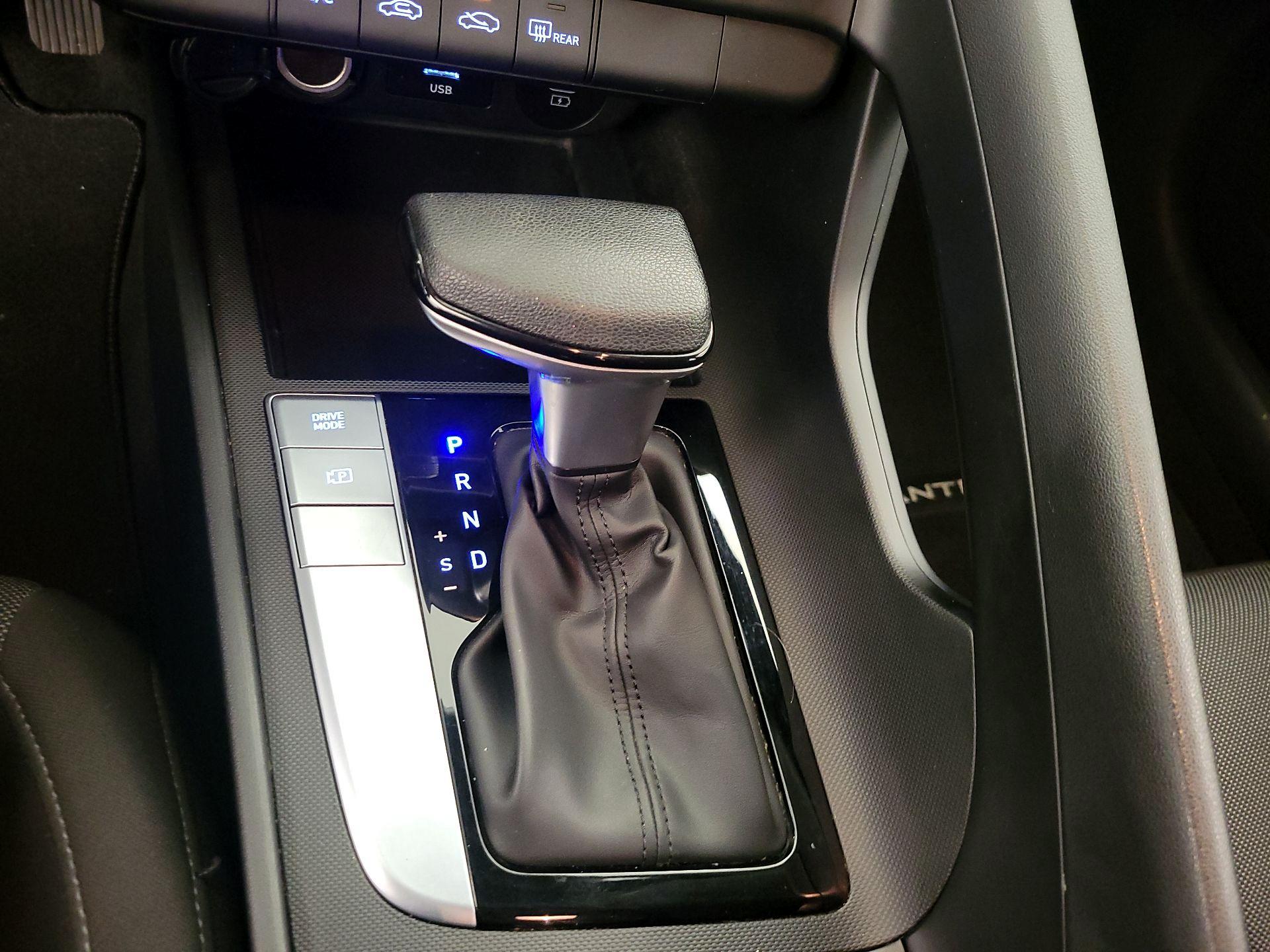 Thumbnail: 2024 Hyundai Elantra - 17