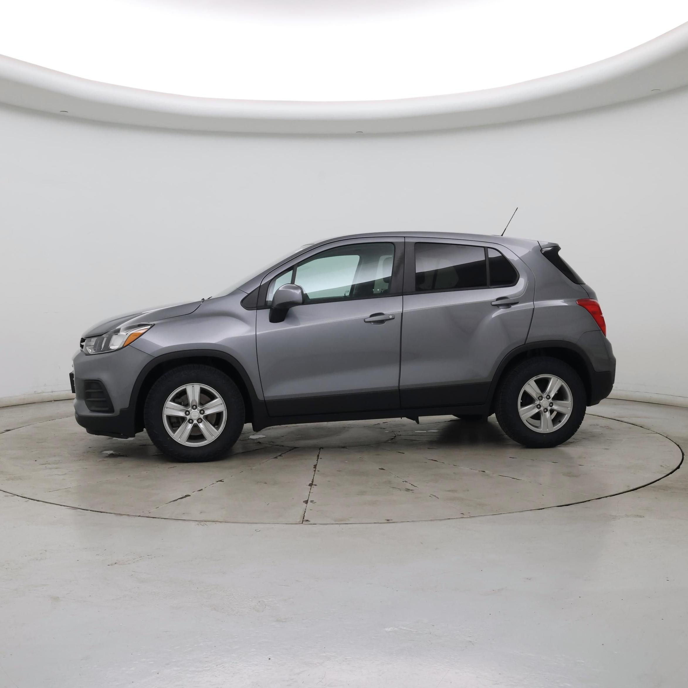 Thumbnail: 2020 Chevrolet Trax - 3