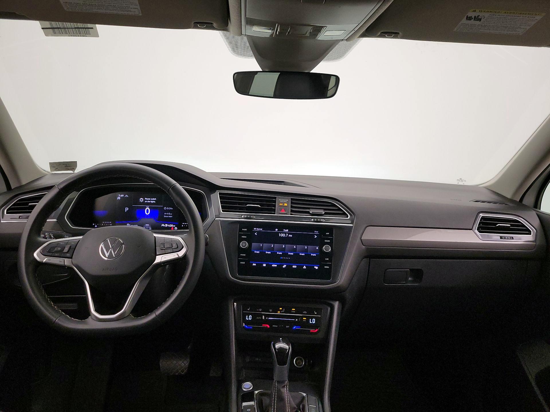 Thumbnail: 2024 Volkswagen Tiguan - 9