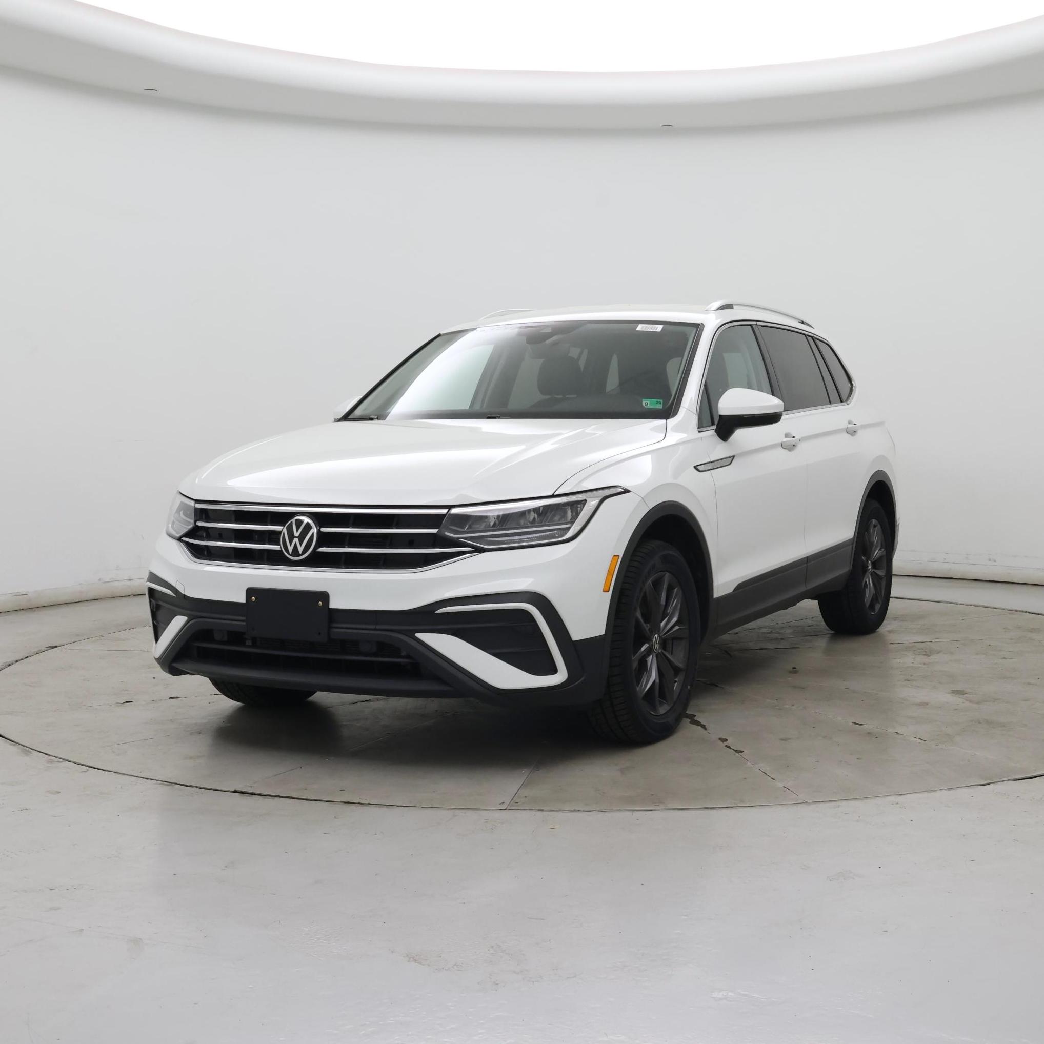 Thumbnail: 2024 Volkswagen Tiguan - 4