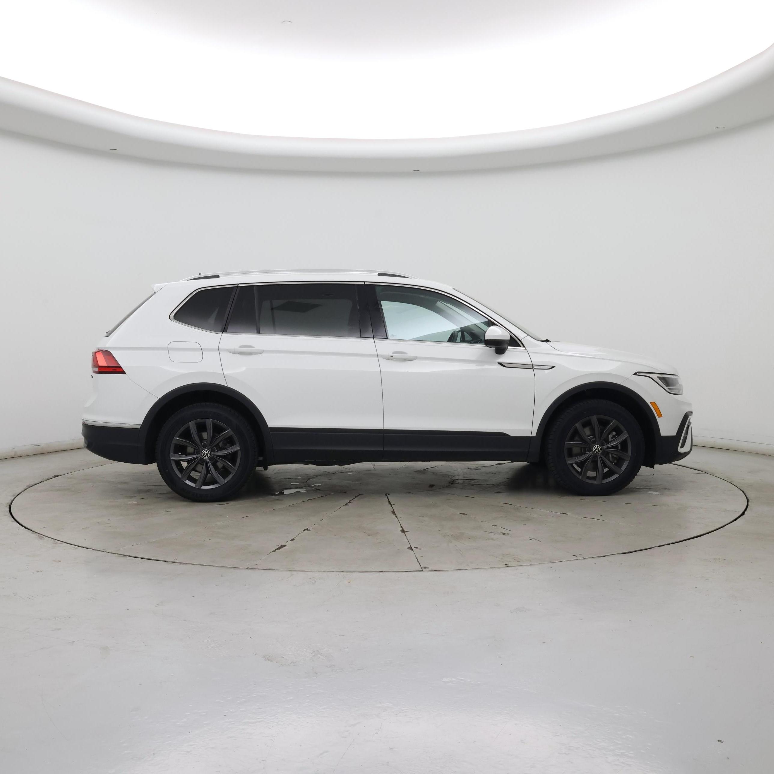 Thumbnail: 2024 Volkswagen Tiguan - 7