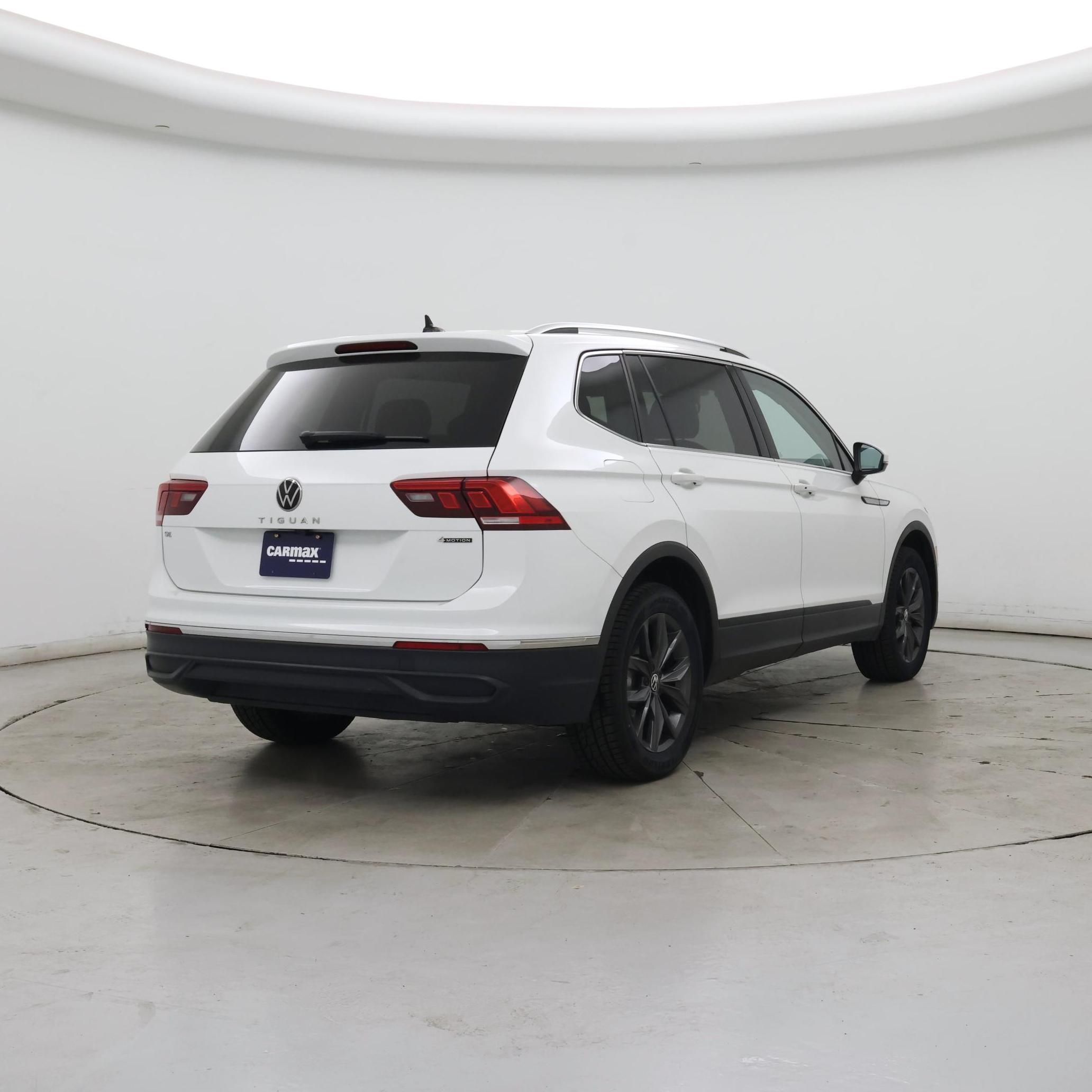 Thumbnail: 2024 Volkswagen Tiguan - 8