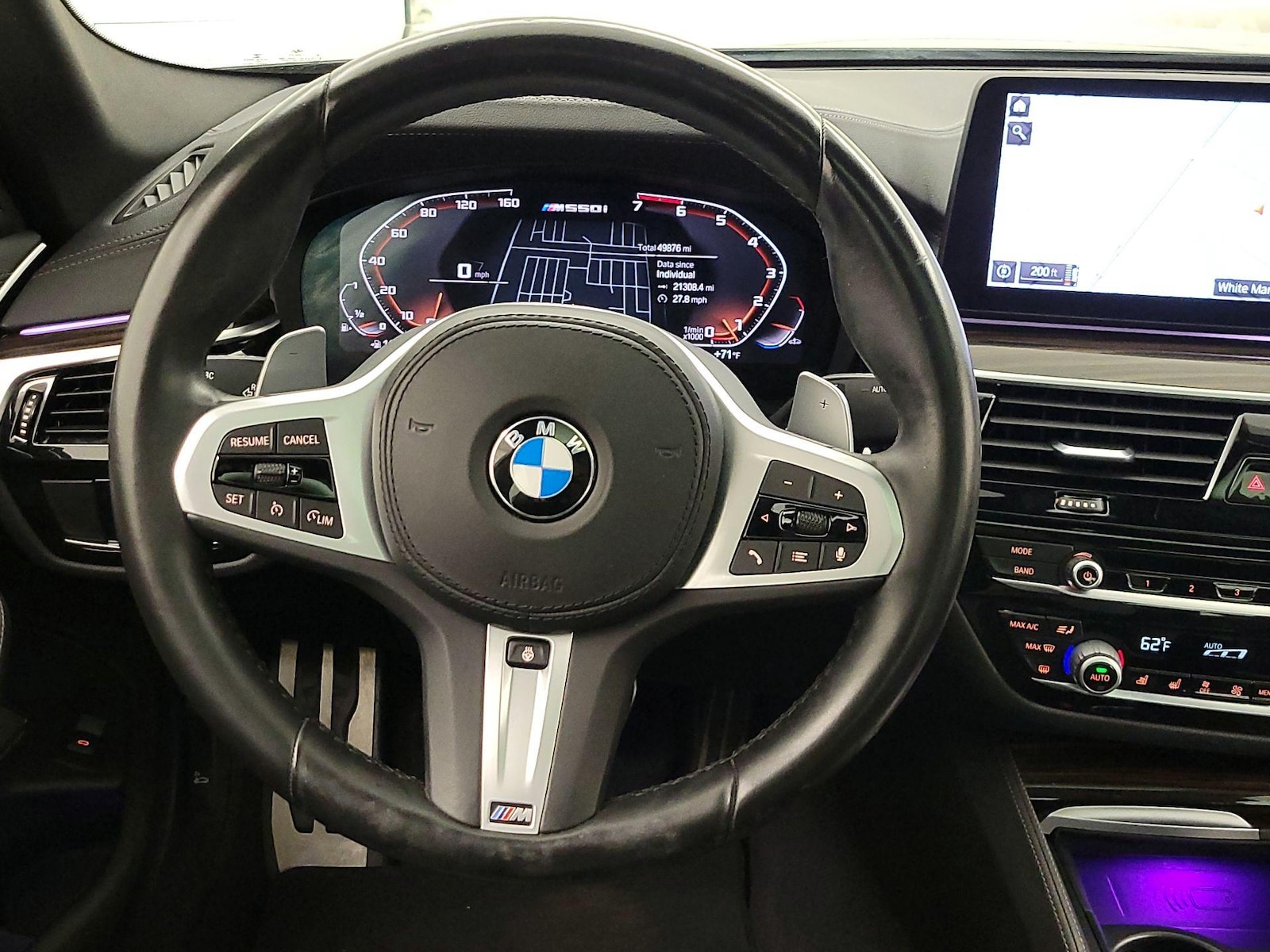 2021 BMW 5 Series M550i - Photo 11