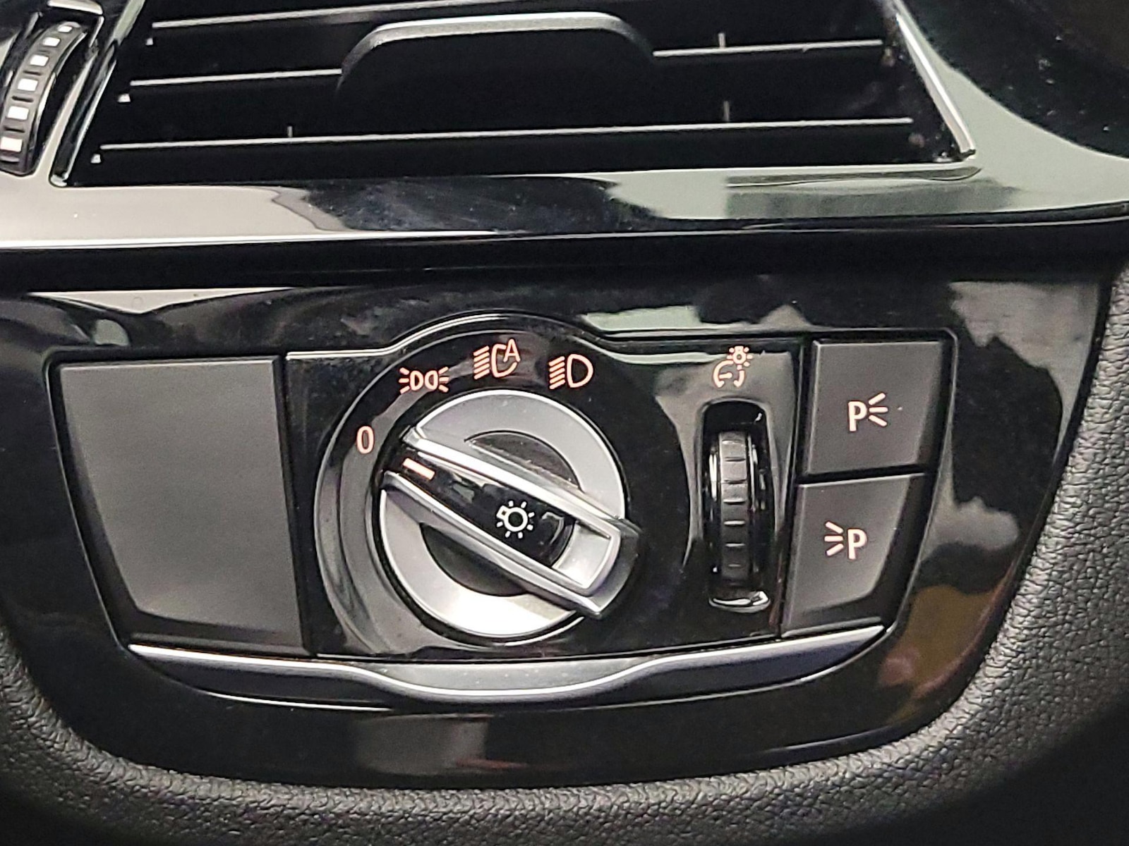 2021 BMW 5 Series M550i - Photo 14