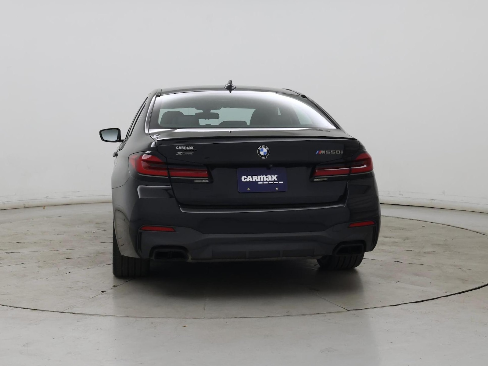 2021 BMW 5 Series M550i - Photo 7