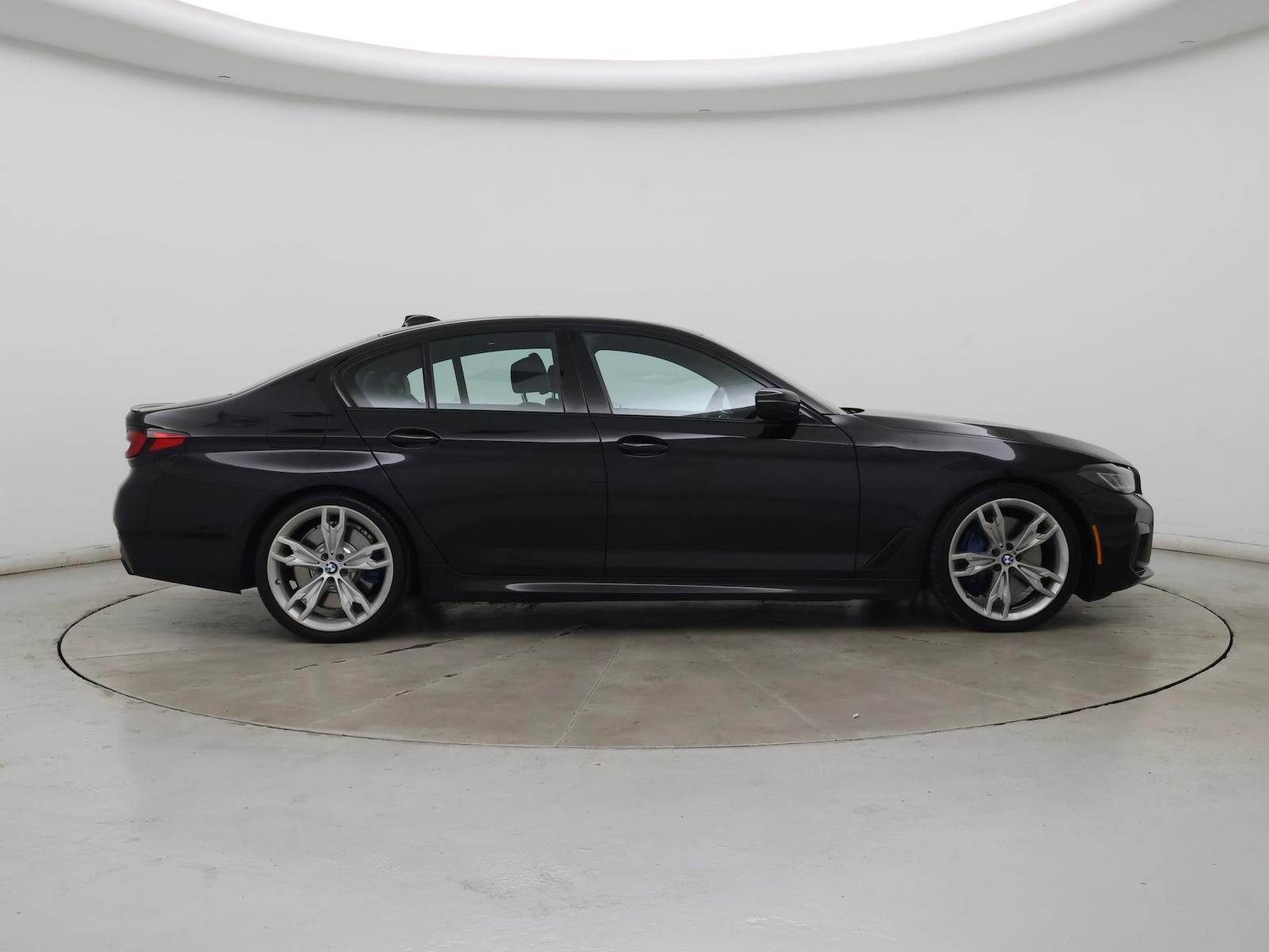 2021 BMW 5 Series M550i - Photo 8