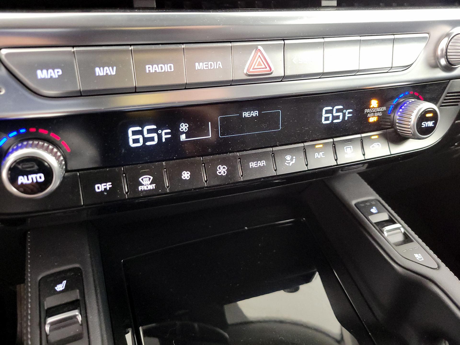 Thumbnail: 2021 Kia Telluride - 17