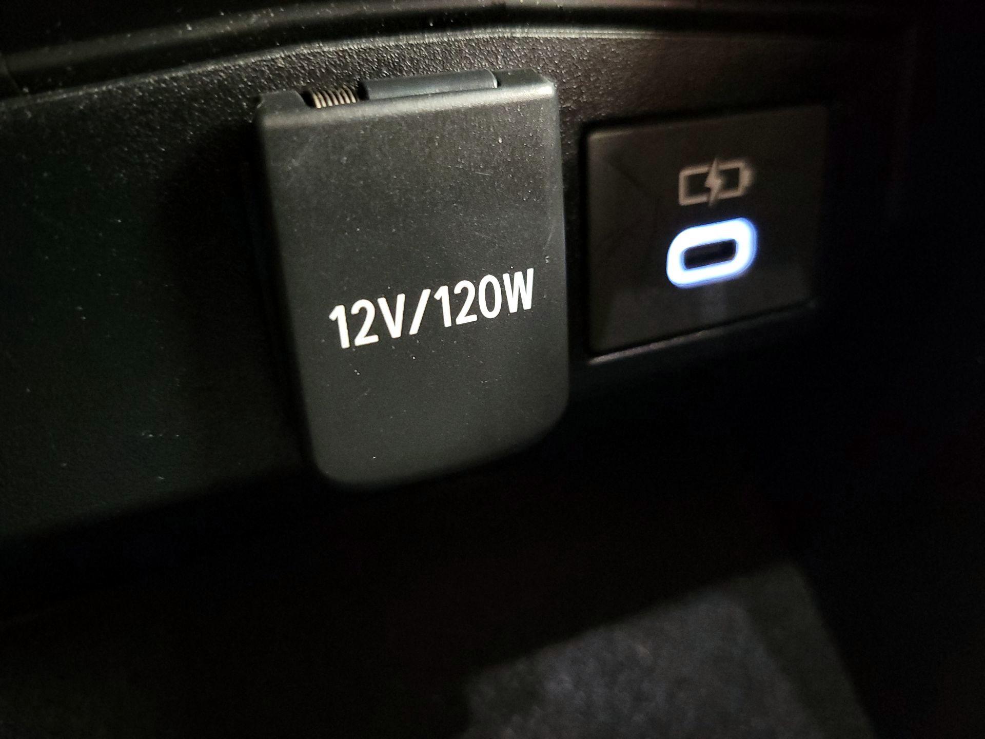 Thumbnail: 2025 Toyota Corolla - 18