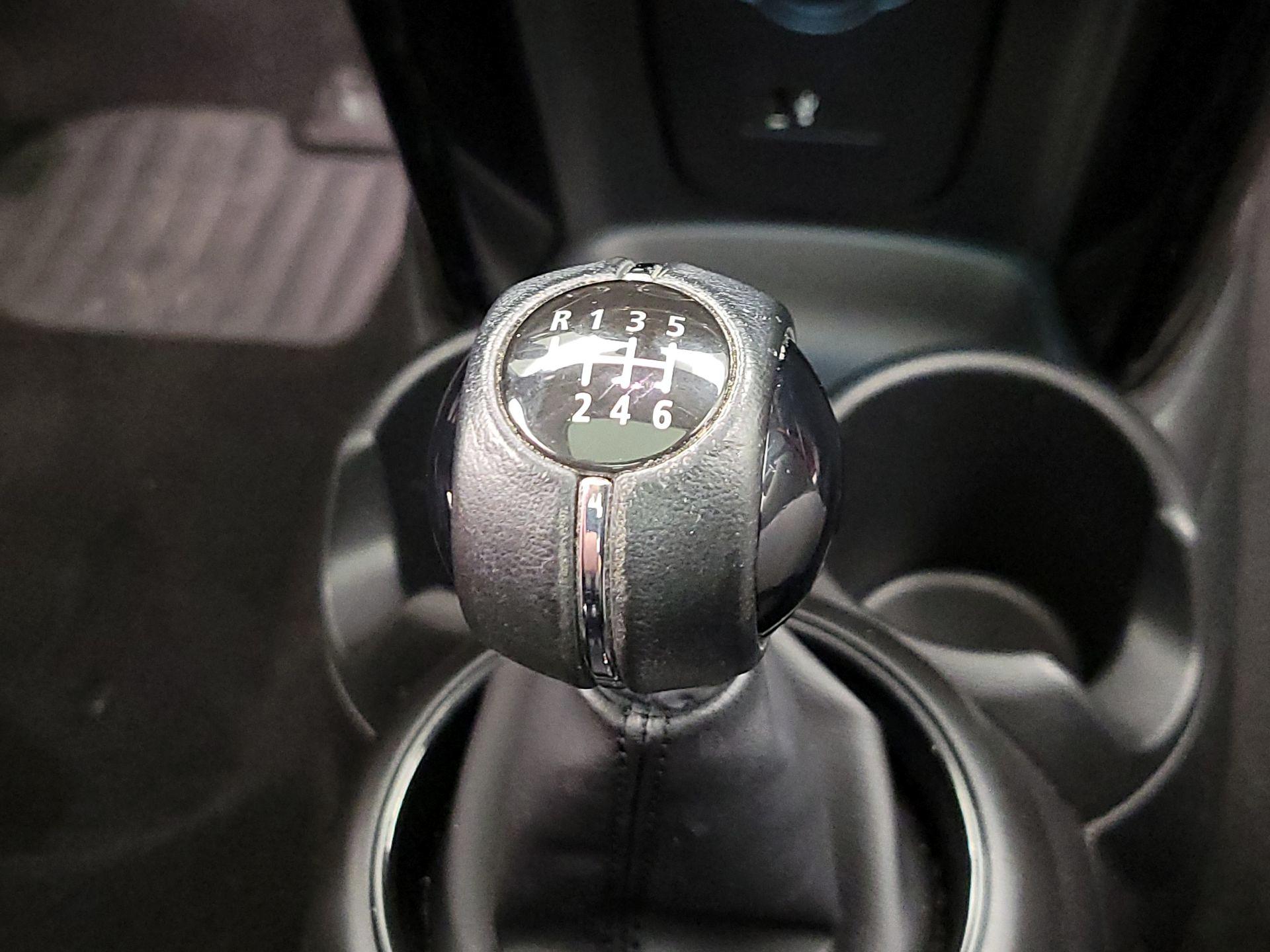 Thumbnail: 2022 MINI Cooper Hardtop - 16