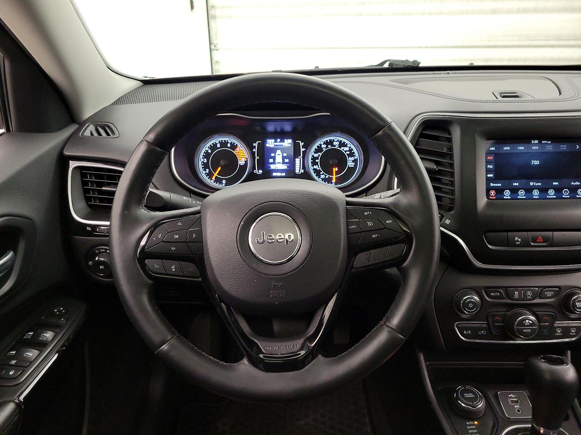 Thumbnail: 2019 Jeep Cherokee - 10