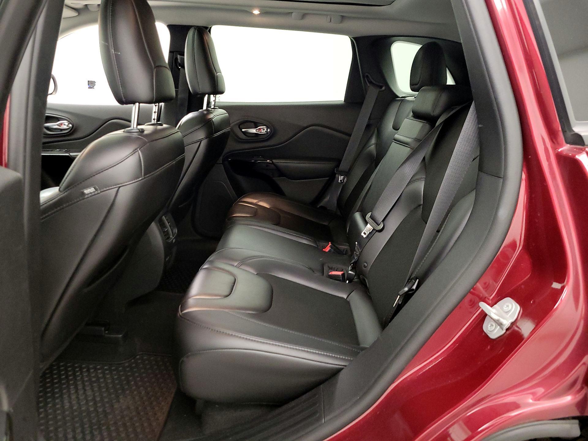 Thumbnail: 2019 Jeep Cherokee - 20