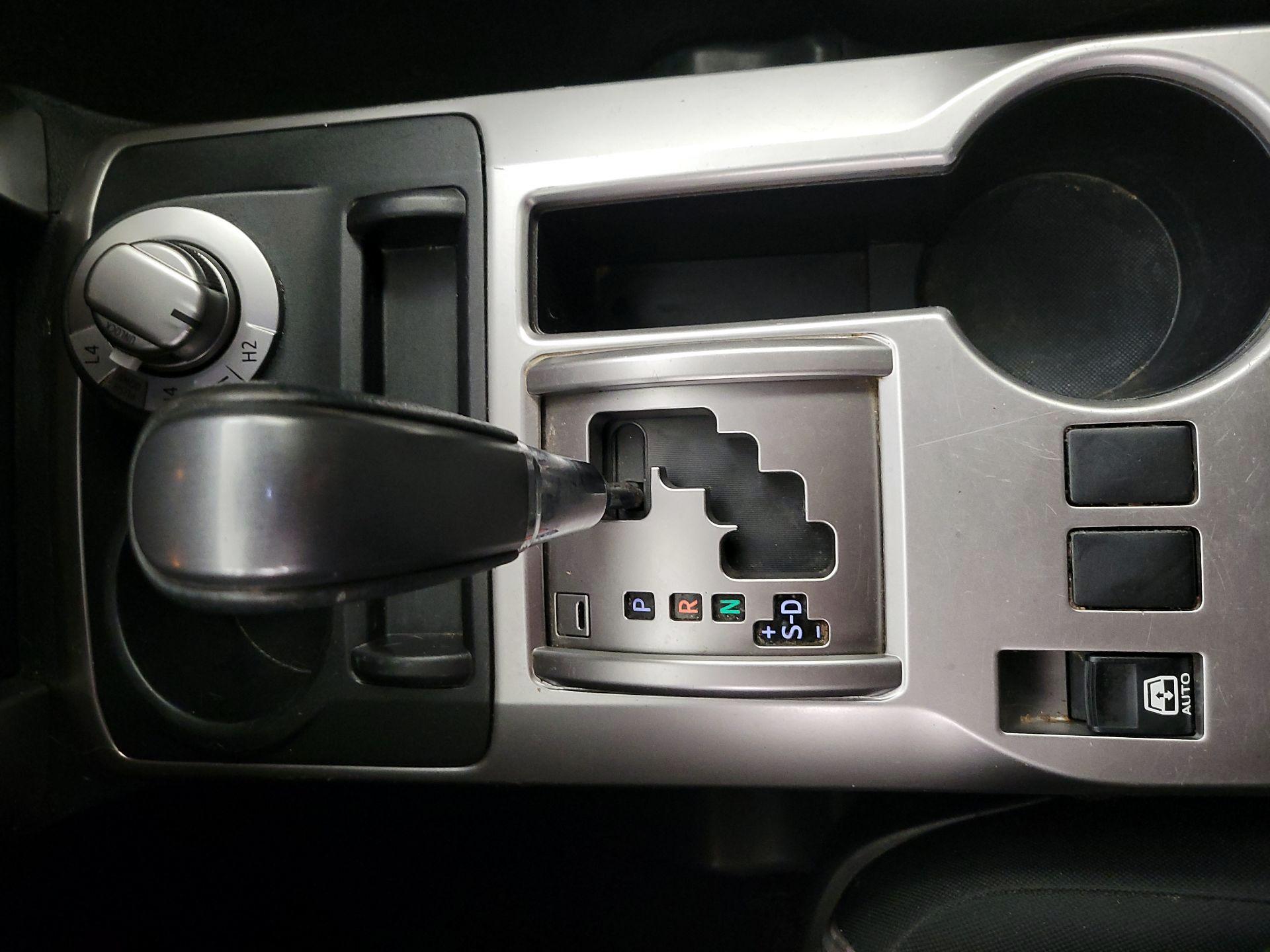 Thumbnail: 2016 Toyota 4Runner - 18