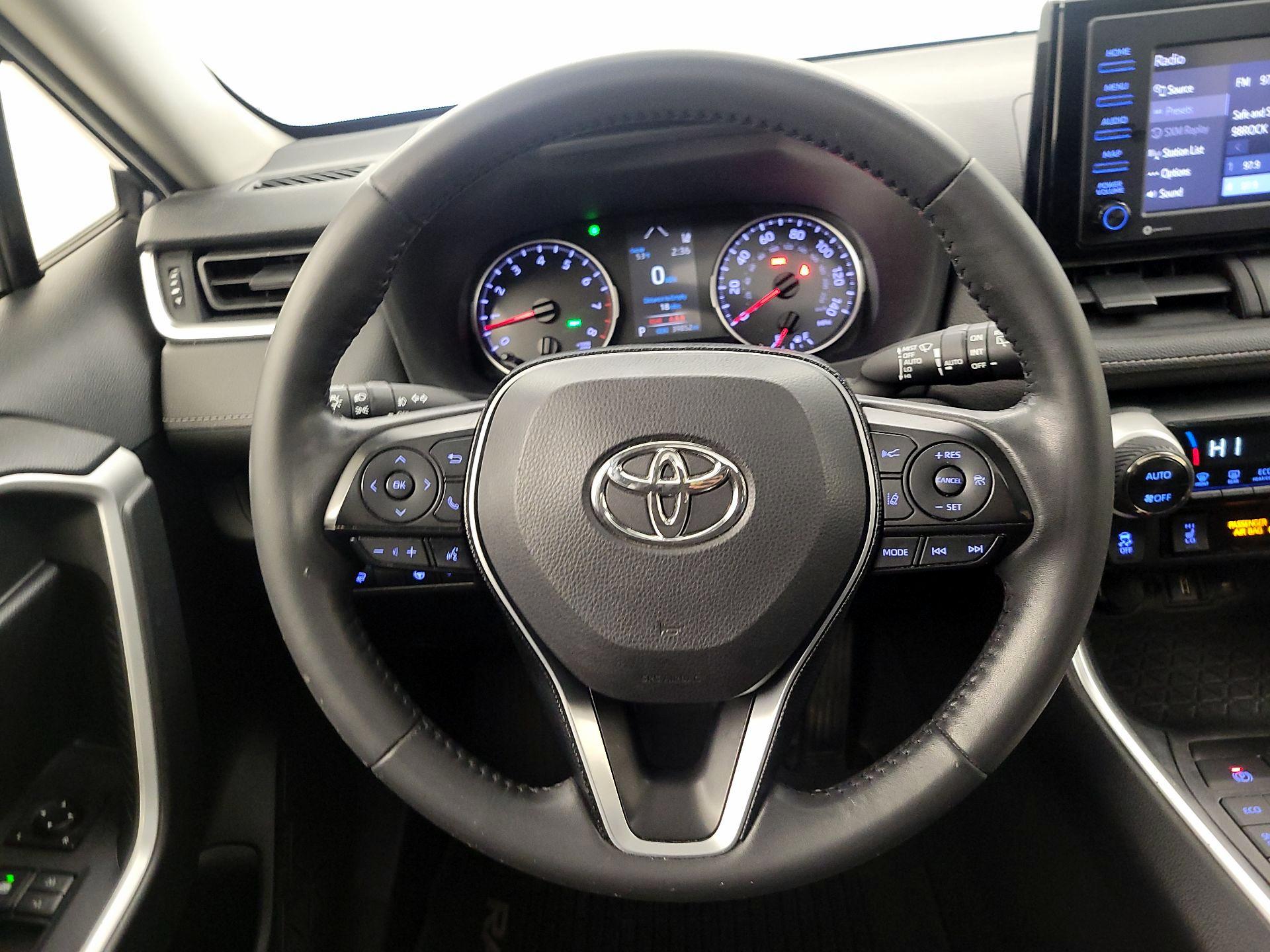 Thumbnail: 2020 Toyota RAV4 - 10