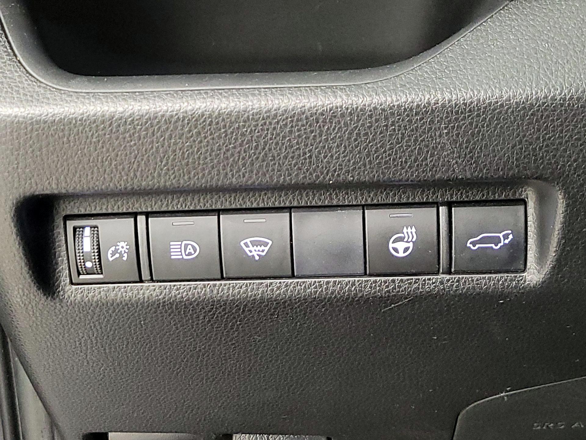 Thumbnail: 2020 Toyota RAV4 - 13