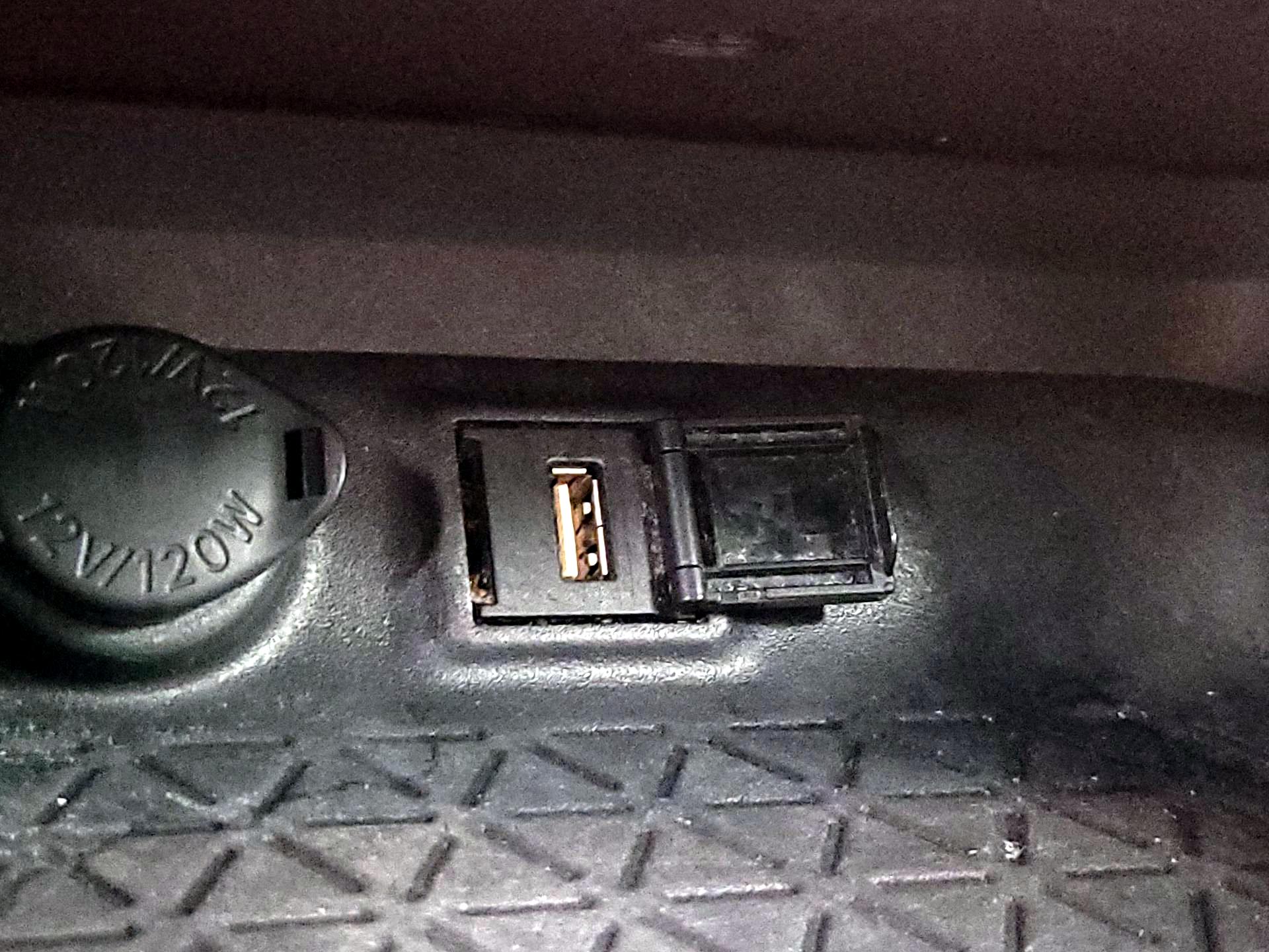 Thumbnail: 2020 Toyota RAV4 - 18