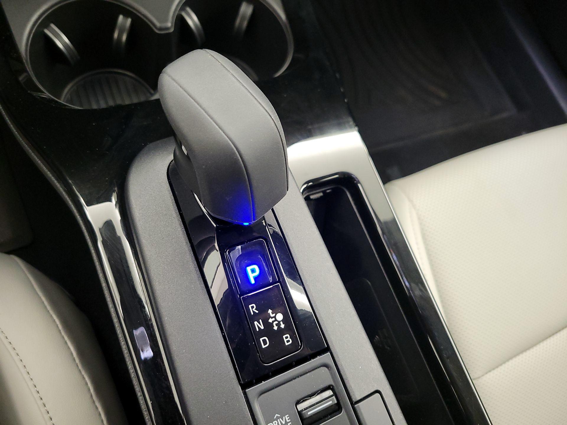Thumbnail: 2024 Toyota Prius - 17