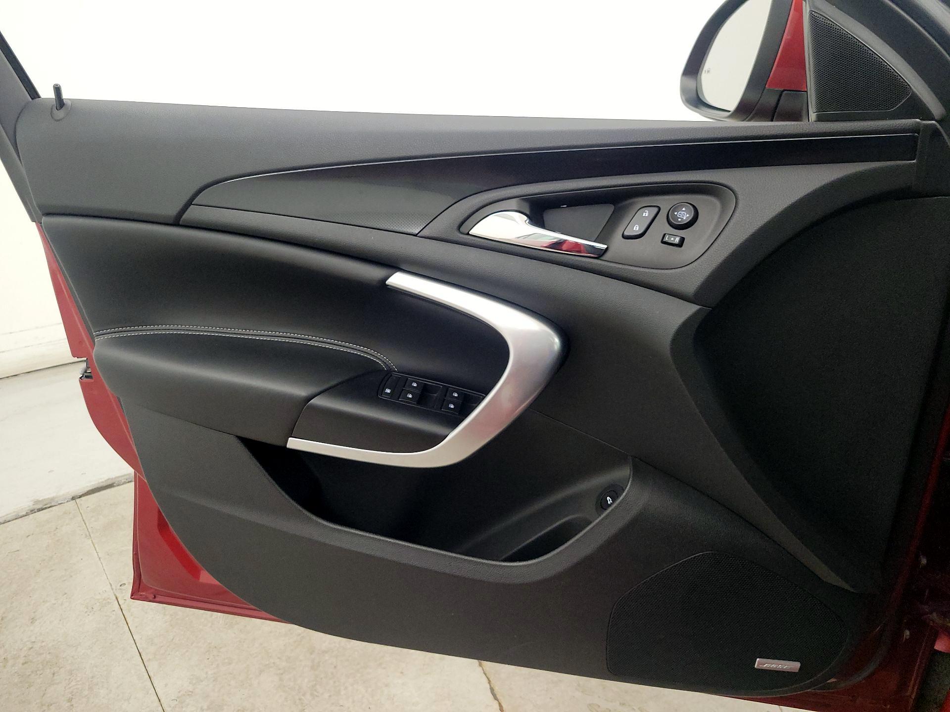 Thumbnail: 2015 Buick Regal - 12