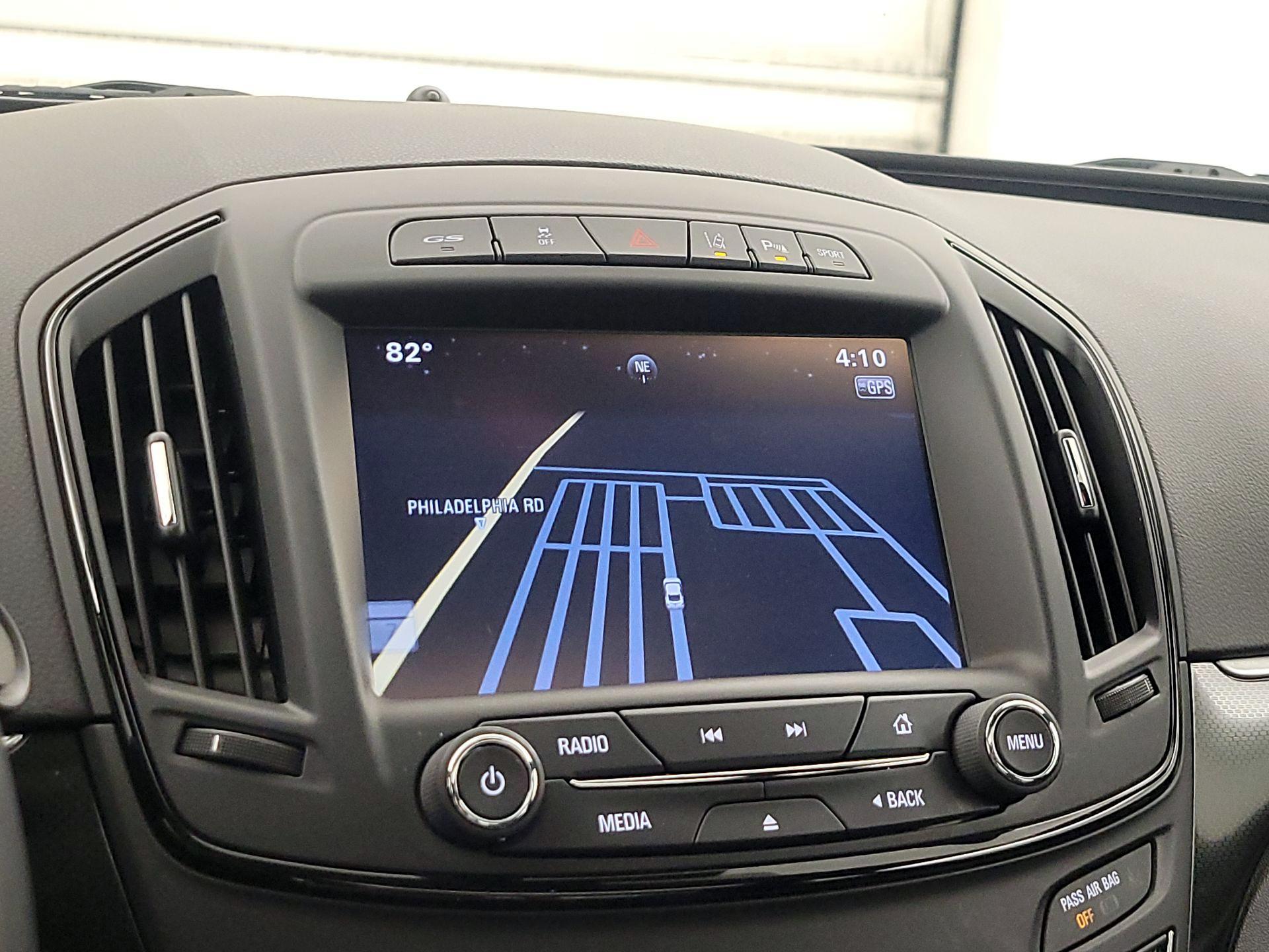 Thumbnail: 2015 Buick Regal - 14