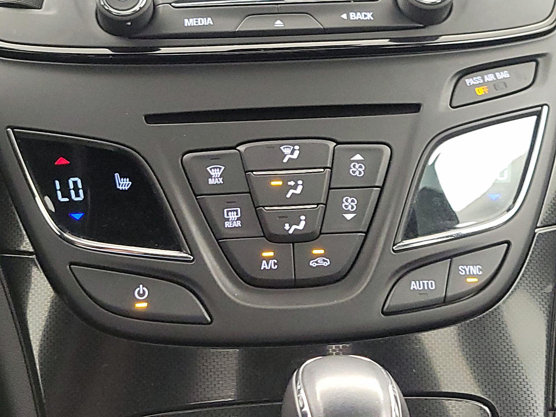 Thumbnail: 2015 Buick Regal - 17