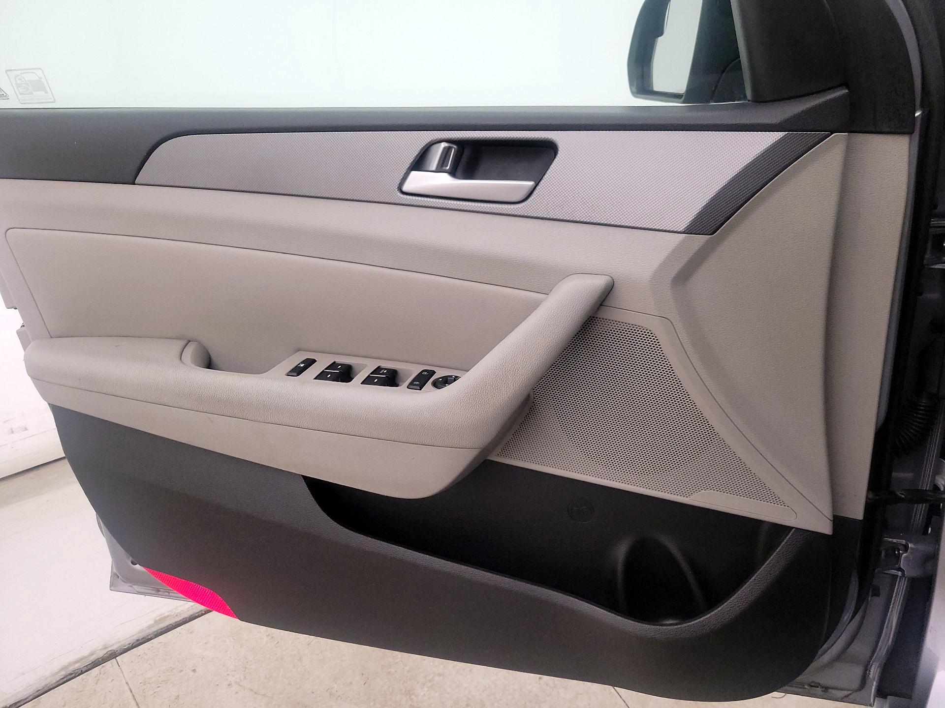 Thumbnail: 2015 Hyundai Sonata - 12