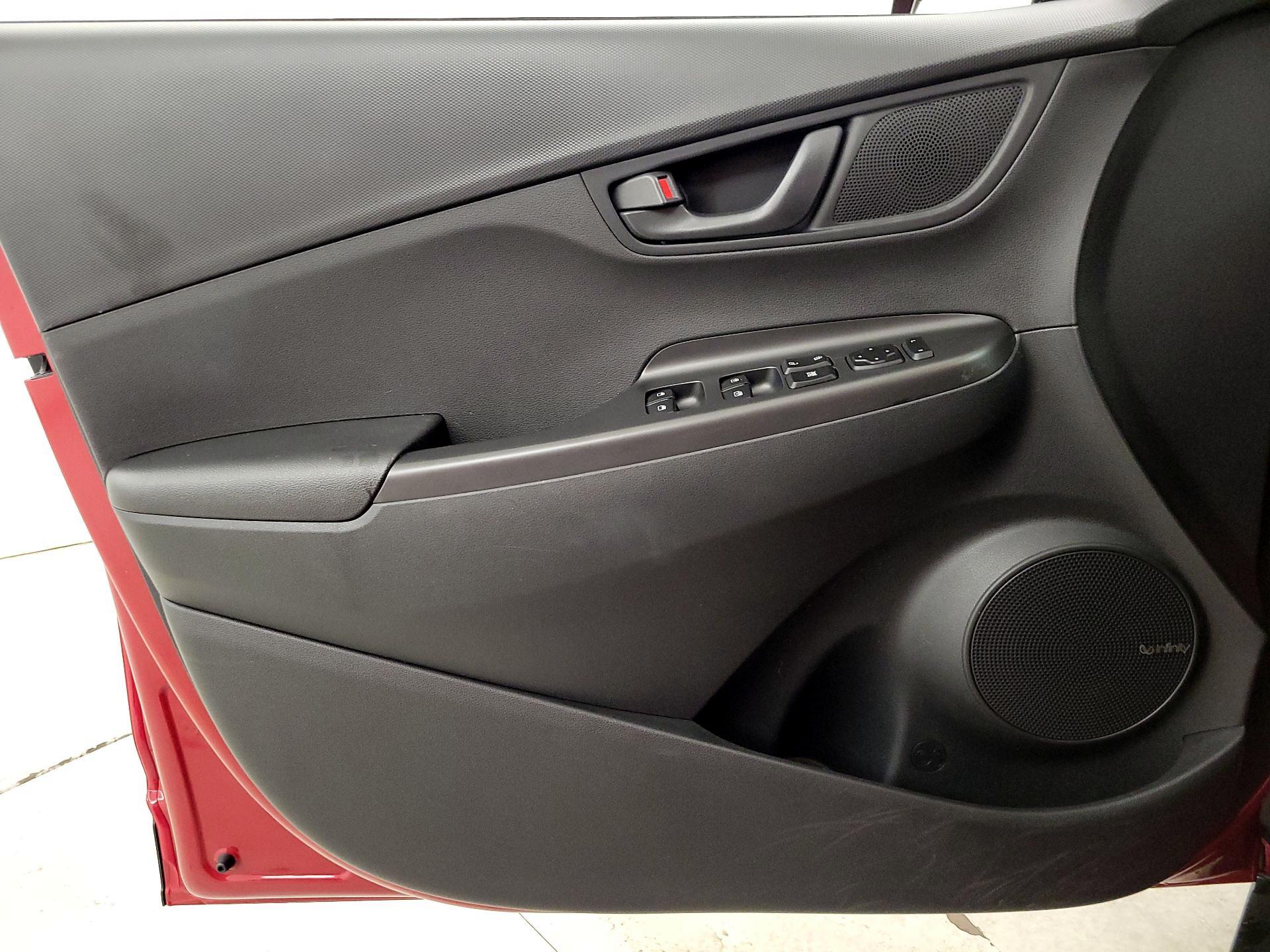 Thumbnail: 2020 Hyundai Kona - 12