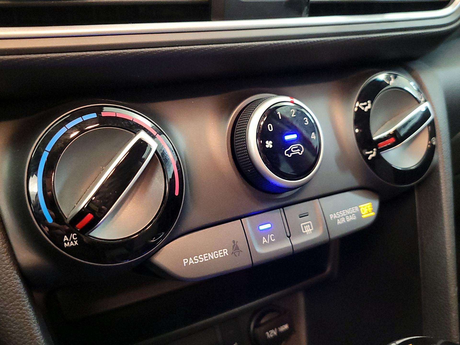 Thumbnail: 2020 Hyundai Kona - 16