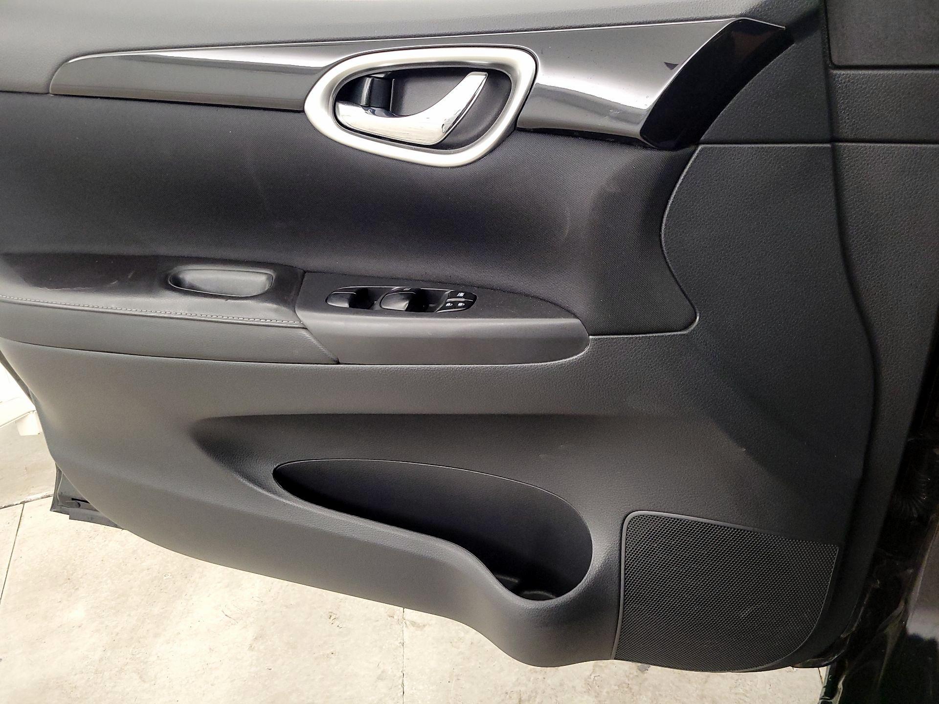 Thumbnail: 2018 Nissan Sentra - 12