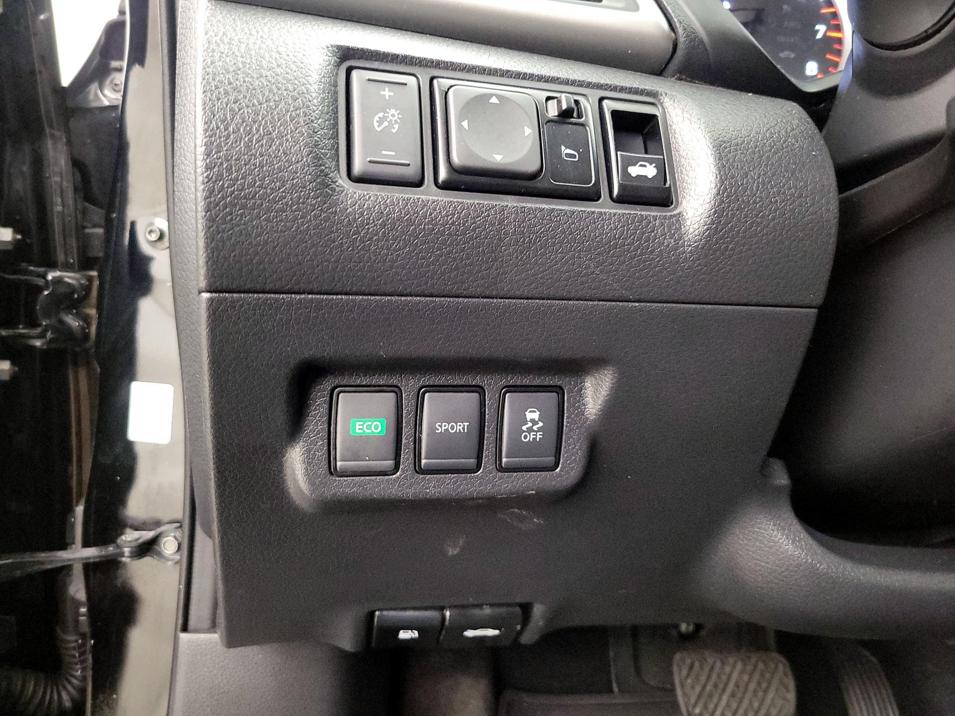 Thumbnail: 2018 Nissan Sentra - 13