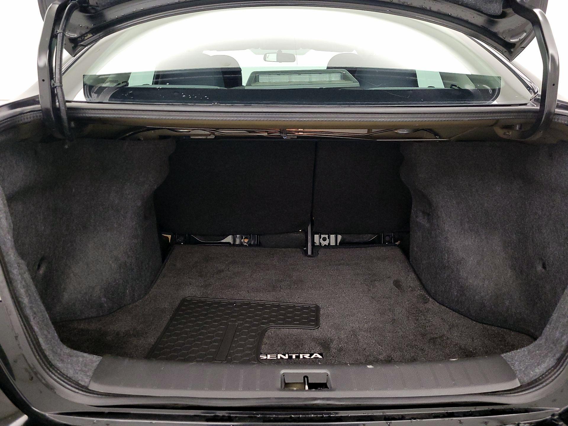 Thumbnail: 2018 Nissan Sentra - 20